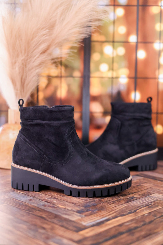 Dashing Black Ankle Booties - Whiskey Skies - VERY G