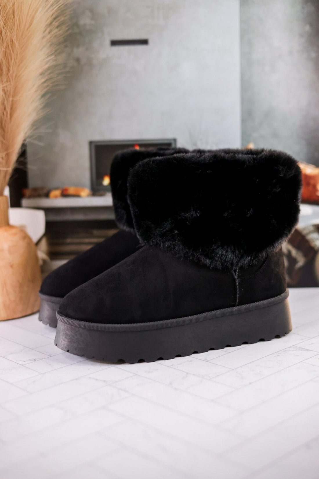 Everlie Black Faux Fur Booties - Whiskey Skies - VERY G