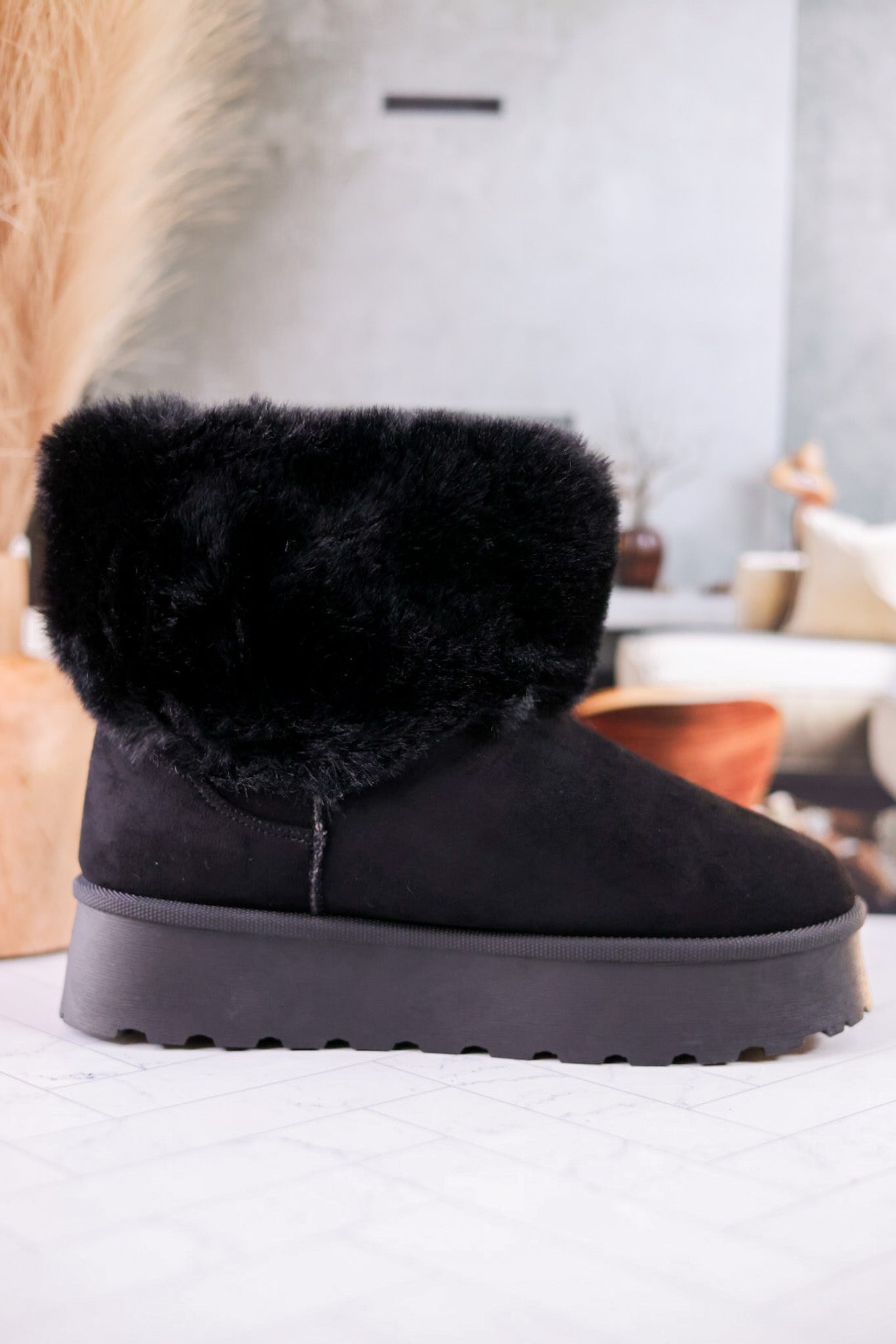 Everlie Black Faux Fur Booties - Whiskey Skies - VERY G