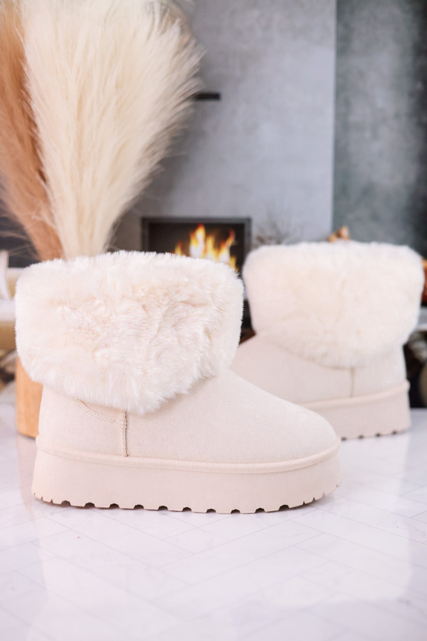 Everlie Faux Fur Lined Bootie in Cream - Whiskey Skies - VERY G