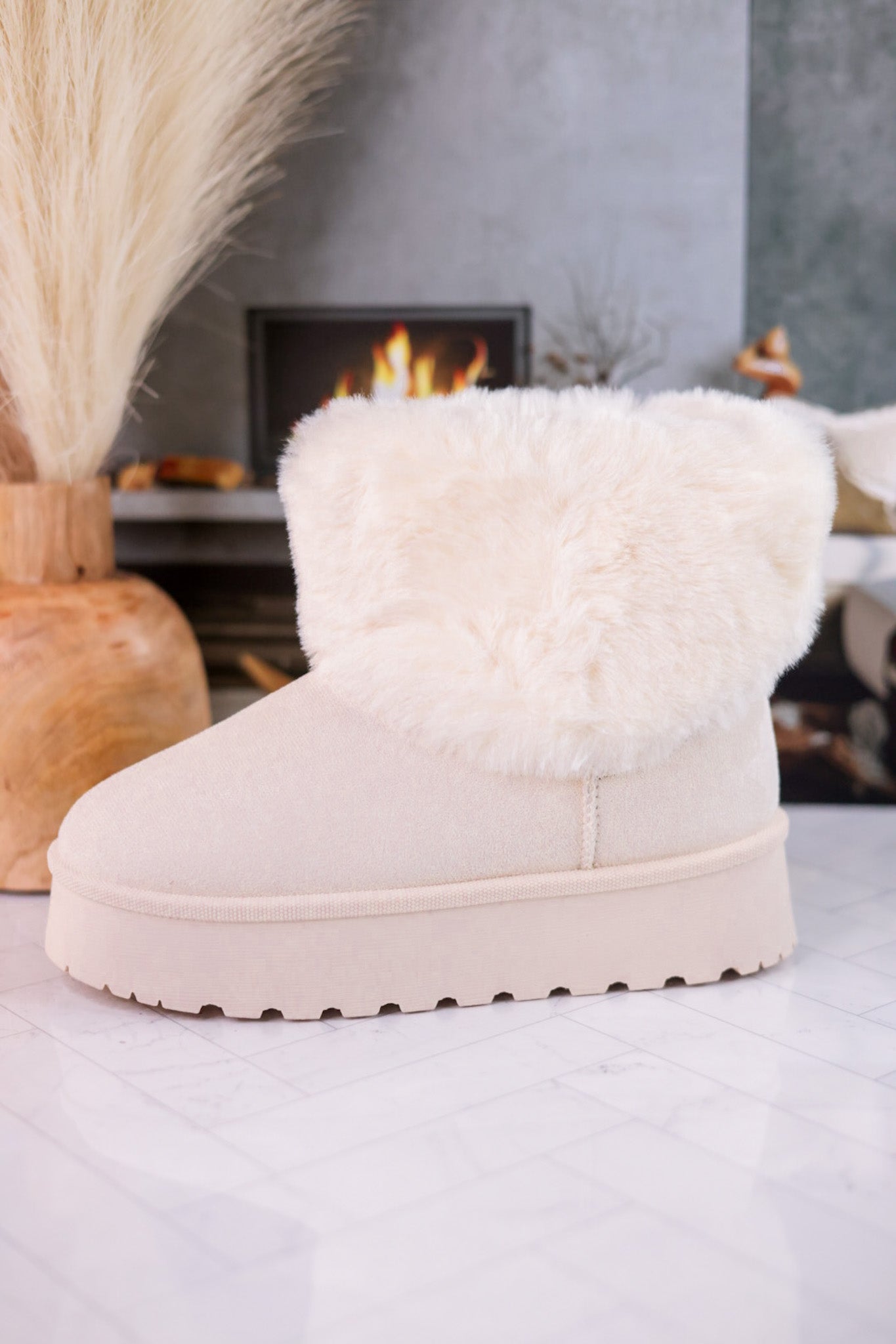 Everlie Faux Fur Lined Bootie in Cream - Whiskey Skies - VERY G