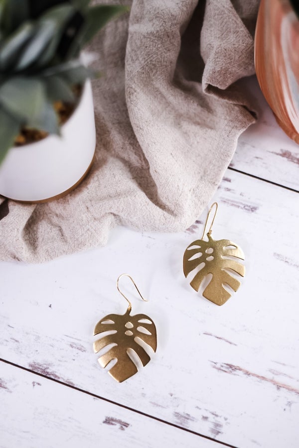 Flora Monstera Leaf Earrings Brass - Whiskey Skies - INK+ALLOY