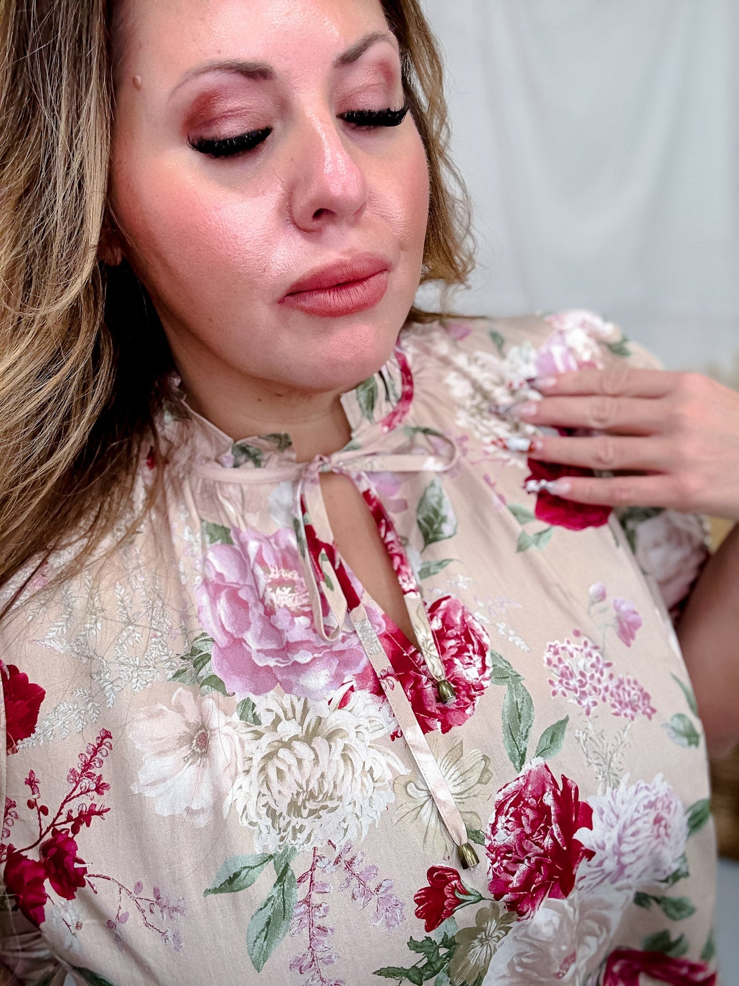 Floral Print Sand Colored Short Puff Sleeve Top - Whiskey Skies - ENTRO