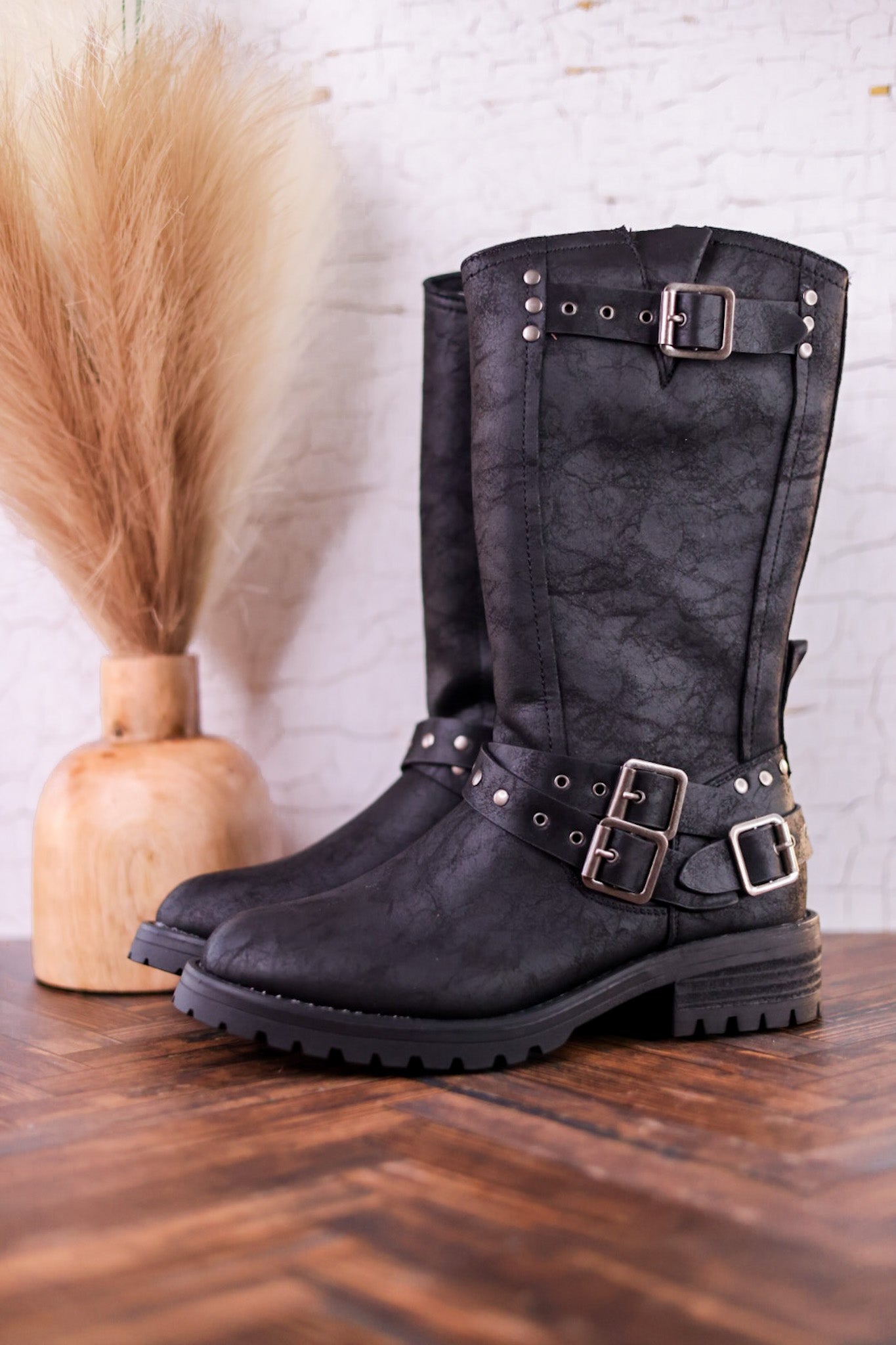 Forever Boots with Buckle Details in Black - Whiskey Skies - VERY G