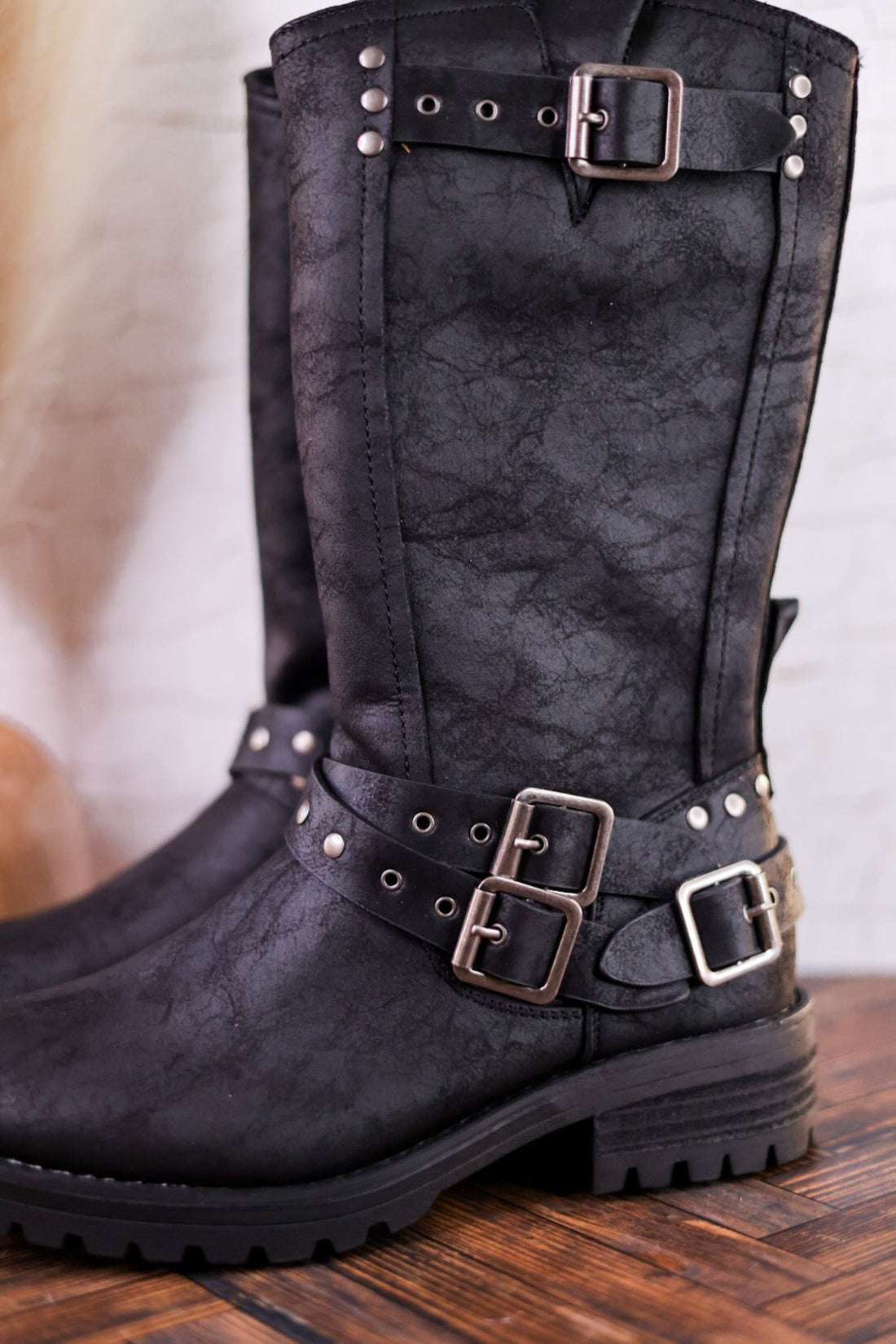 Forever Boots with Buckle Details in Black - Whiskey Skies - VERY G