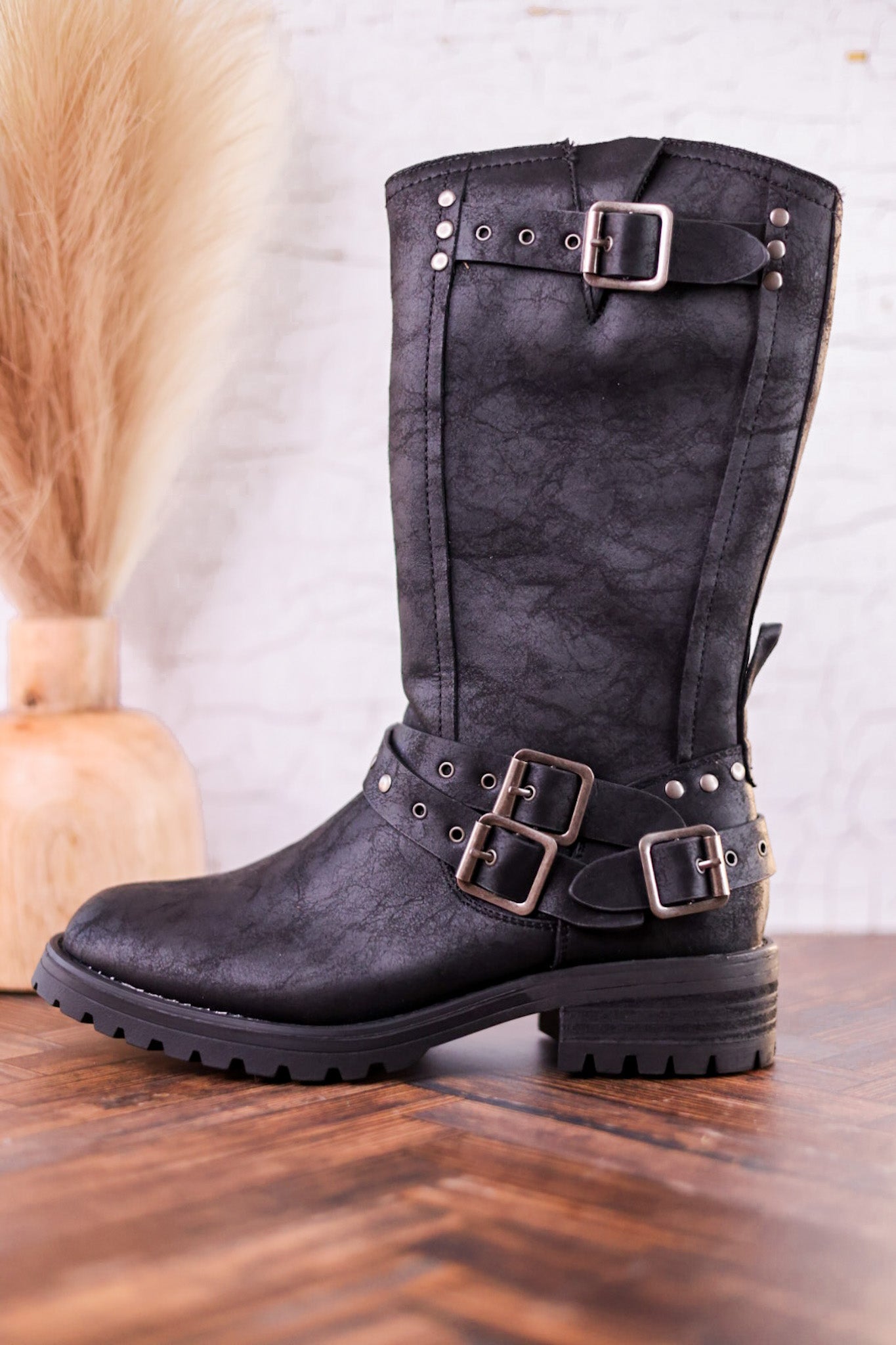 Forever Boots with Buckle Details in Black - Whiskey Skies - VERY G