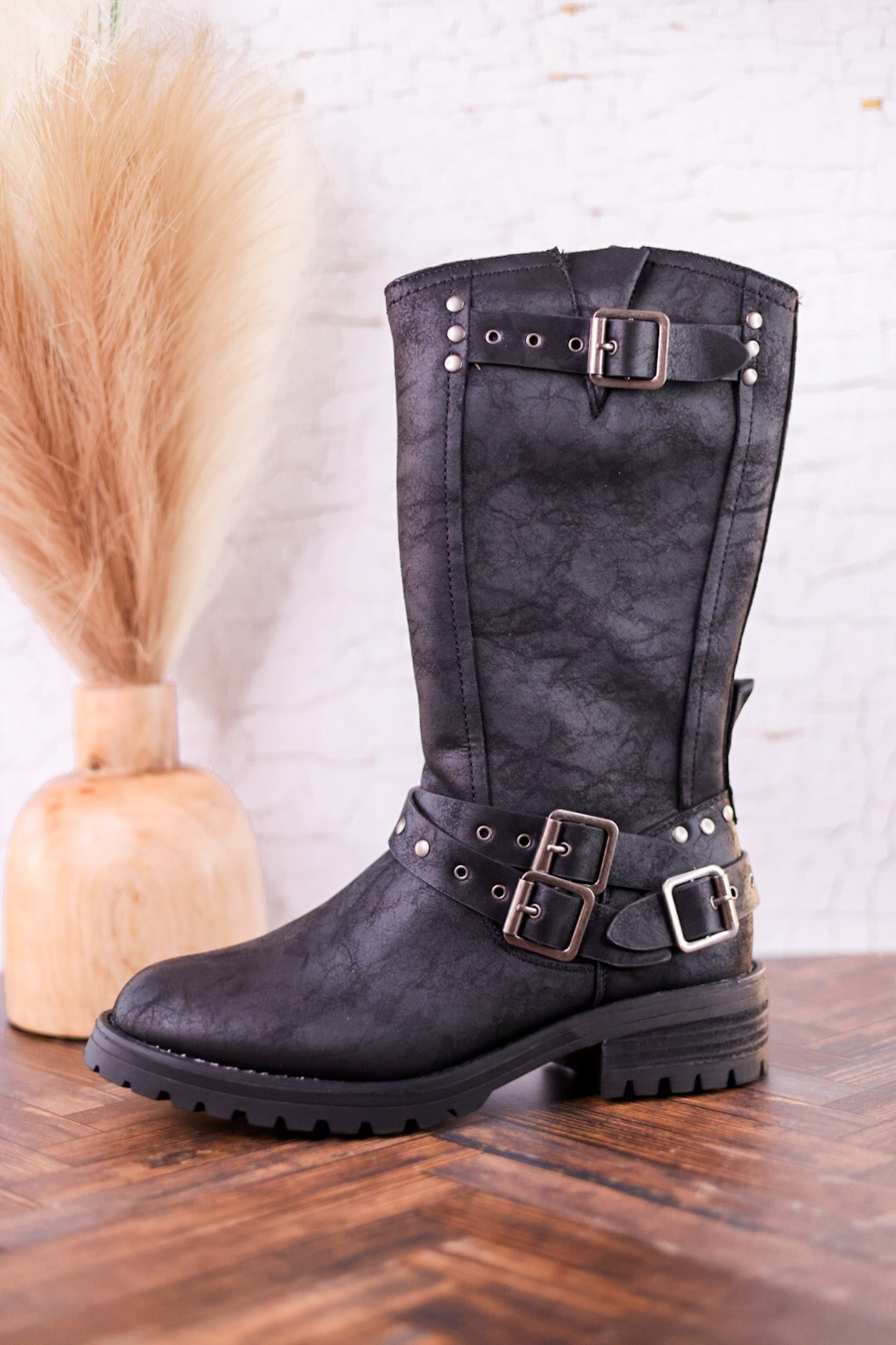 Forever Boots with Buckle Details in Black - Whiskey Skies - VERY G