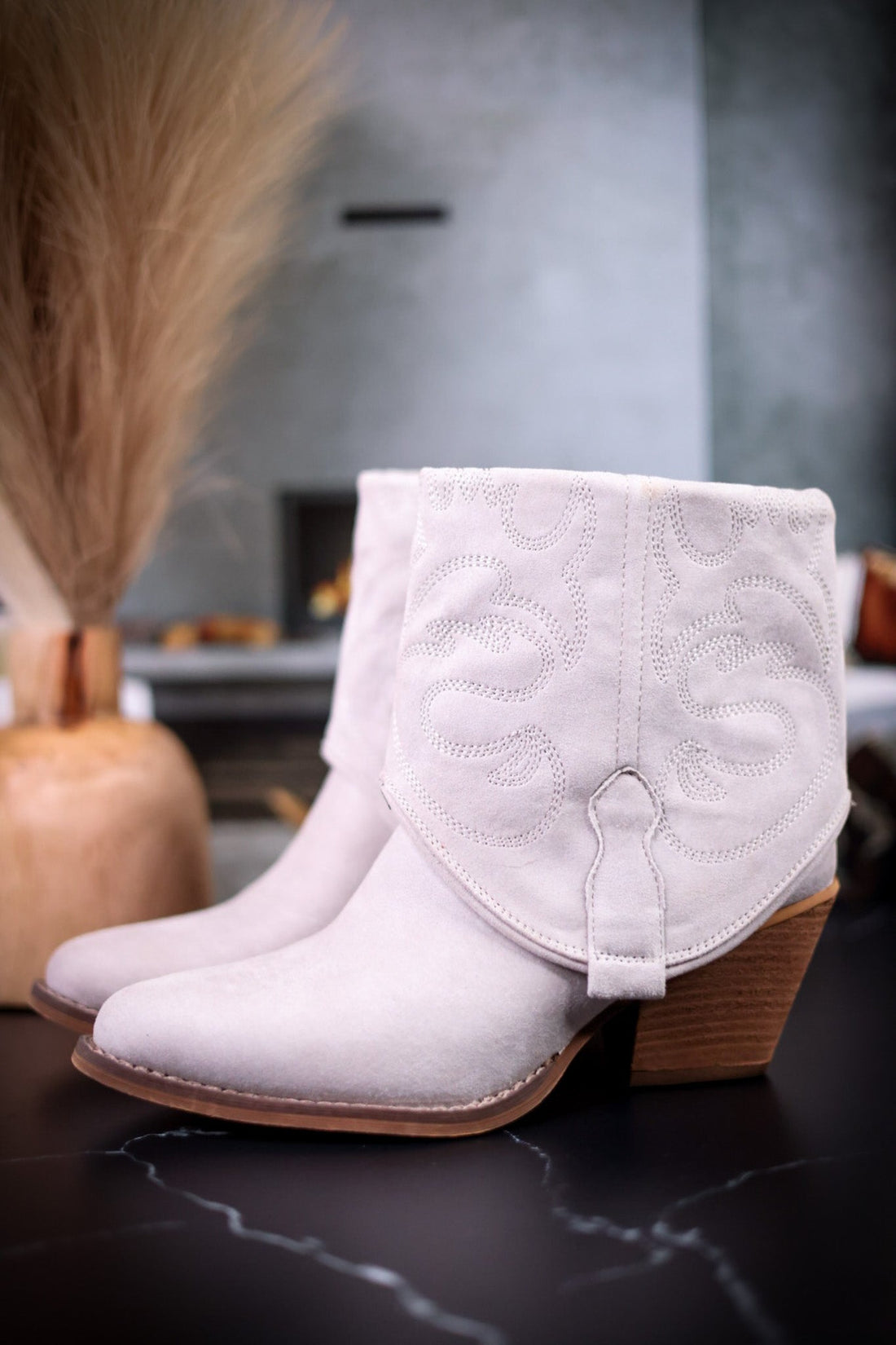 Frost Grey Saylor Ankle Boots - Whiskey Skies - VERY G