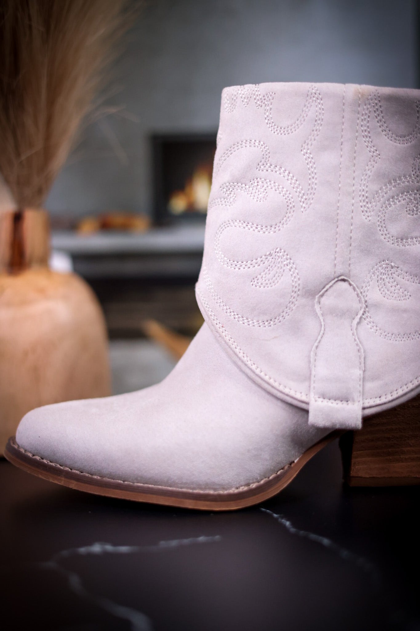 Frost Grey Saylor Ankle Boots - Whiskey Skies - VERY G