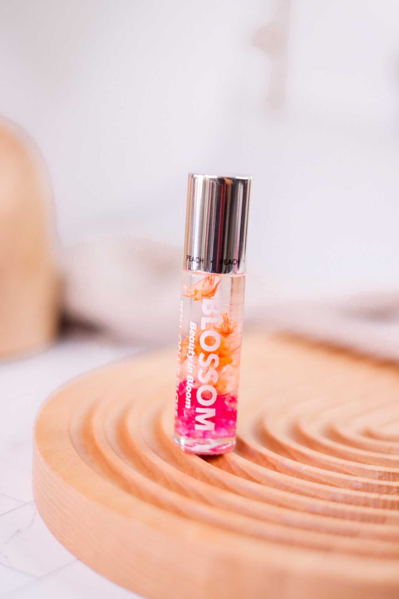 Fruity Roll On Lip Glosses (6 Scents) - Whiskey Skies - THE BLOOMING BRANDS