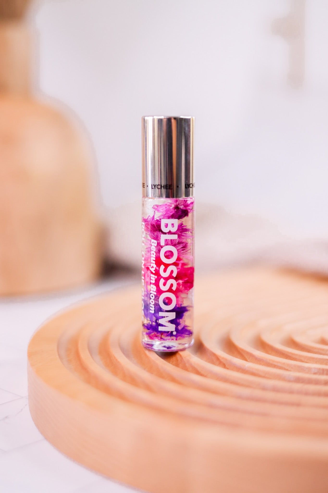 Fruity Roll On Lip Glosses (6 Scents) - Whiskey Skies - THE BLOOMING BRANDS