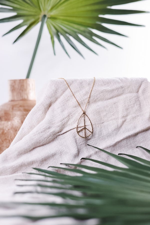 Gold Peace Sign Neckless - Whiskey Skies - LESLIE CURTIS JEWLERY DESIGNS