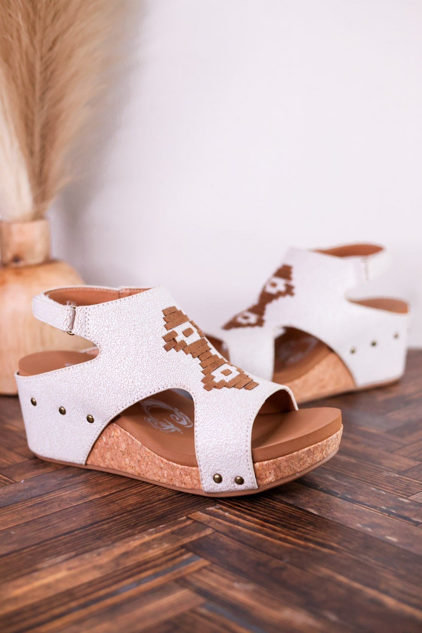 Hana Crackle Effect Wedges W/ Tan Aztec Pattern - Whiskey Skies - VERY G