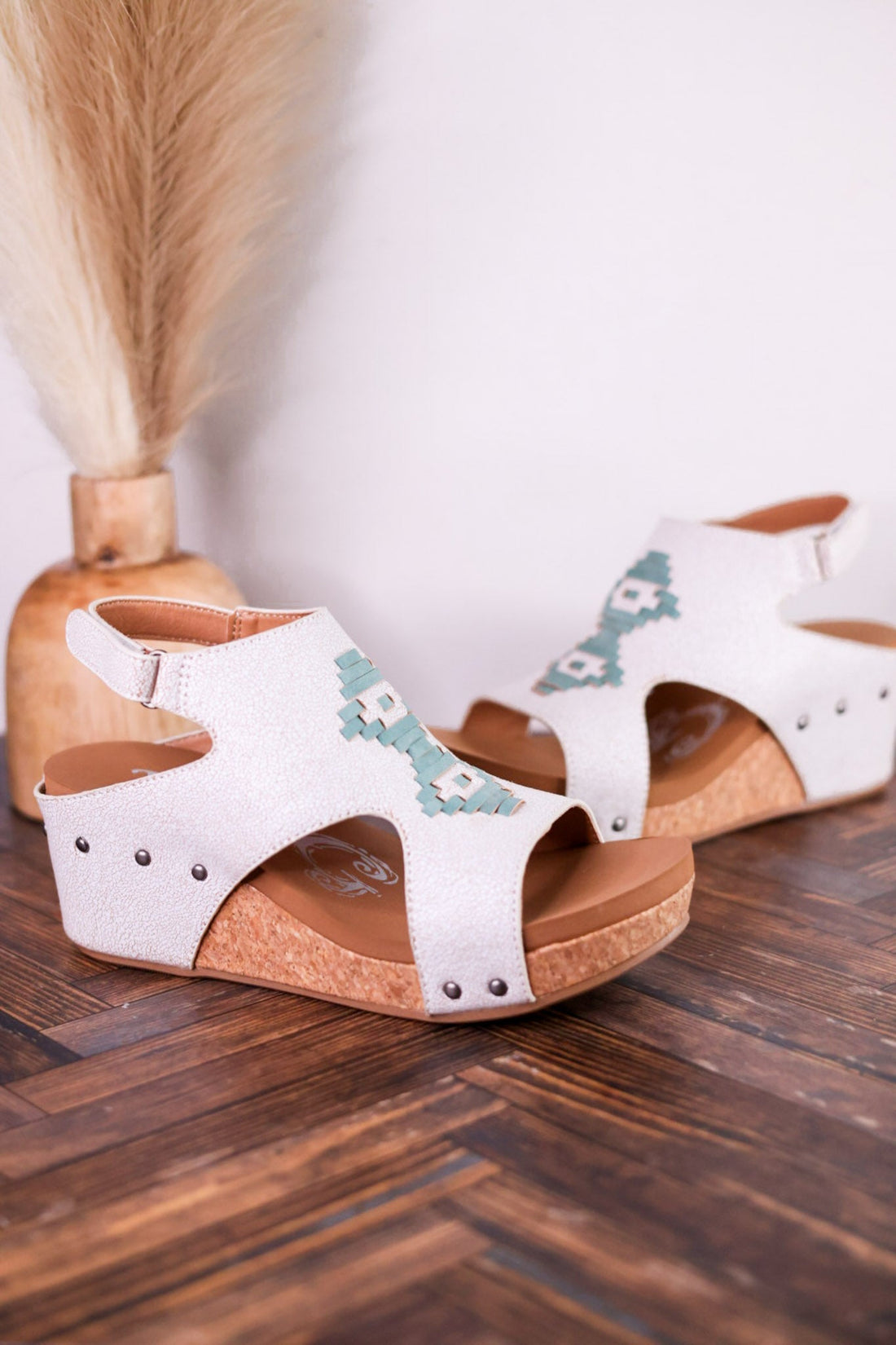 Hana Crackle Effect Wedges W/ Turquoise Aztec Pattern - Whiskey Skies - VERY G