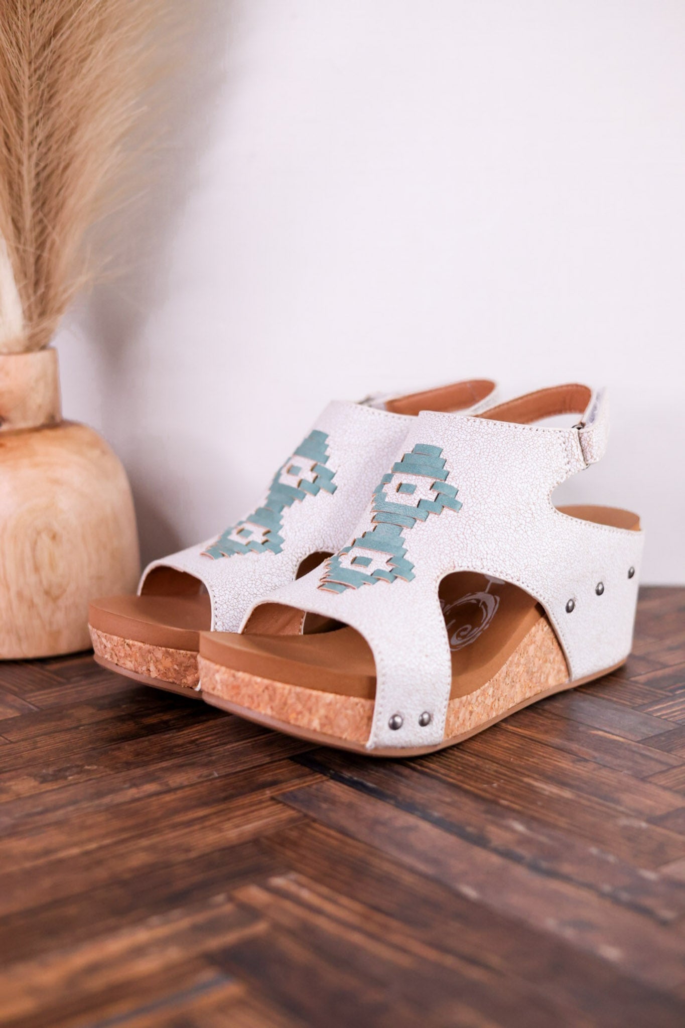 Hana Crackle Effect Wedges W/ Turquoise Aztec Pattern - Whiskey Skies - VERY G