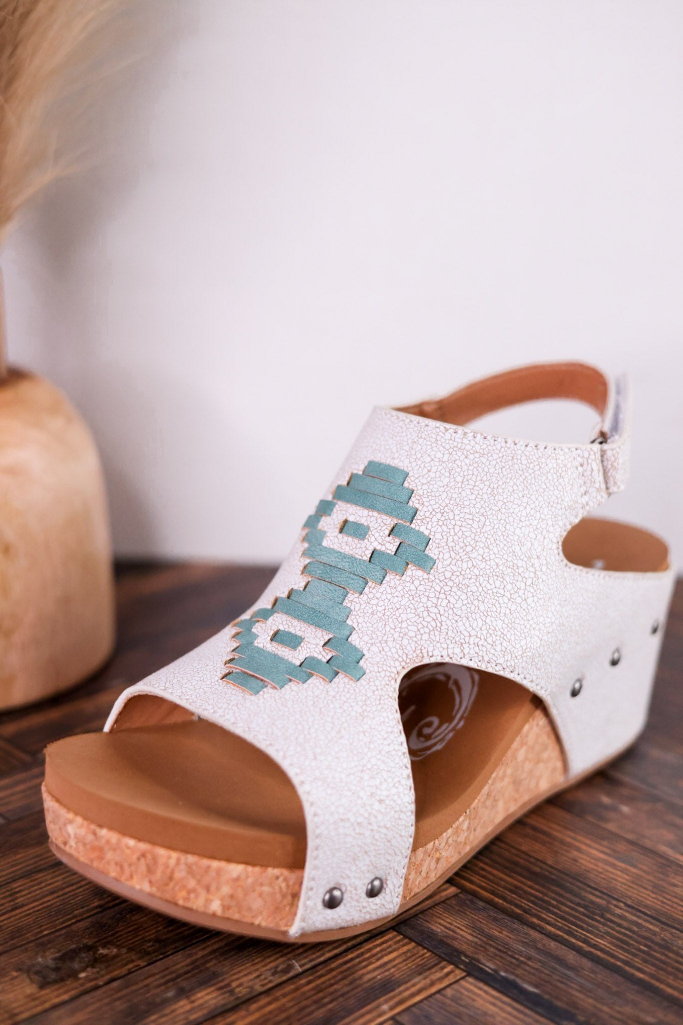 Hana Crackle Effect Wedges W/ Turquoise Aztec Pattern - Whiskey Skies - VERY G