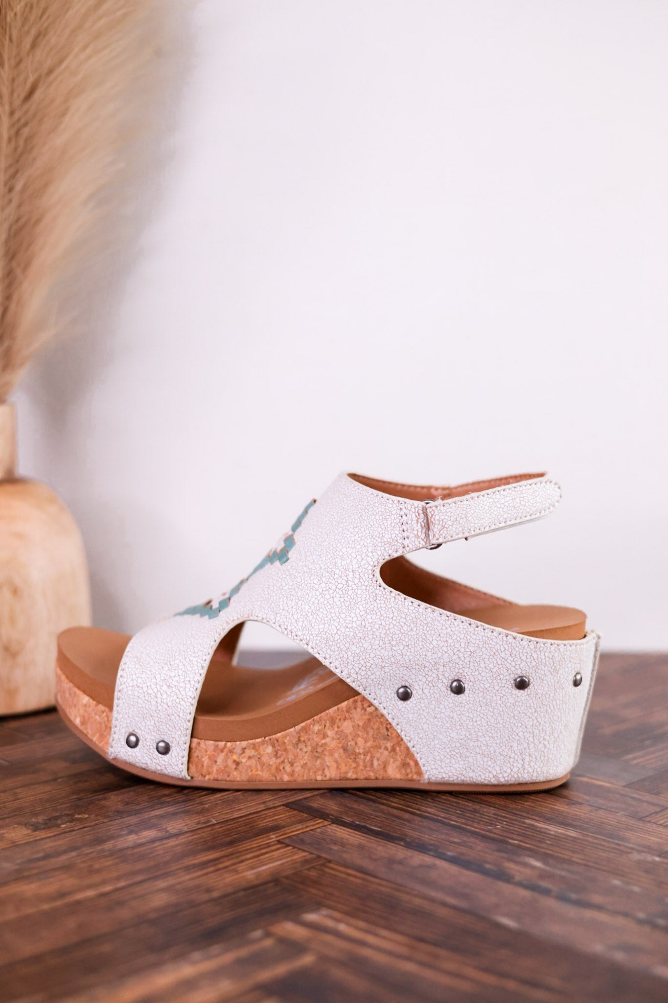 Hana Crackle Effect Wedges W/ Turquoise Aztec Pattern - Whiskey Skies - VERY G