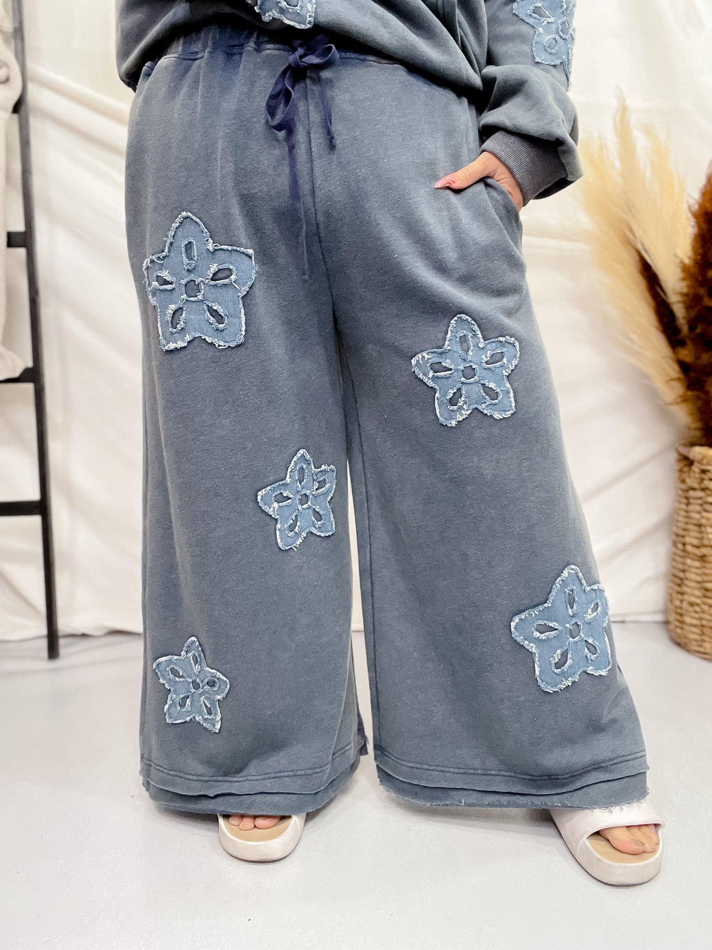 Heather Blue Flower Patch Acid Washed Cropped Palazzo Pants - Whiskey Skies - ODDI