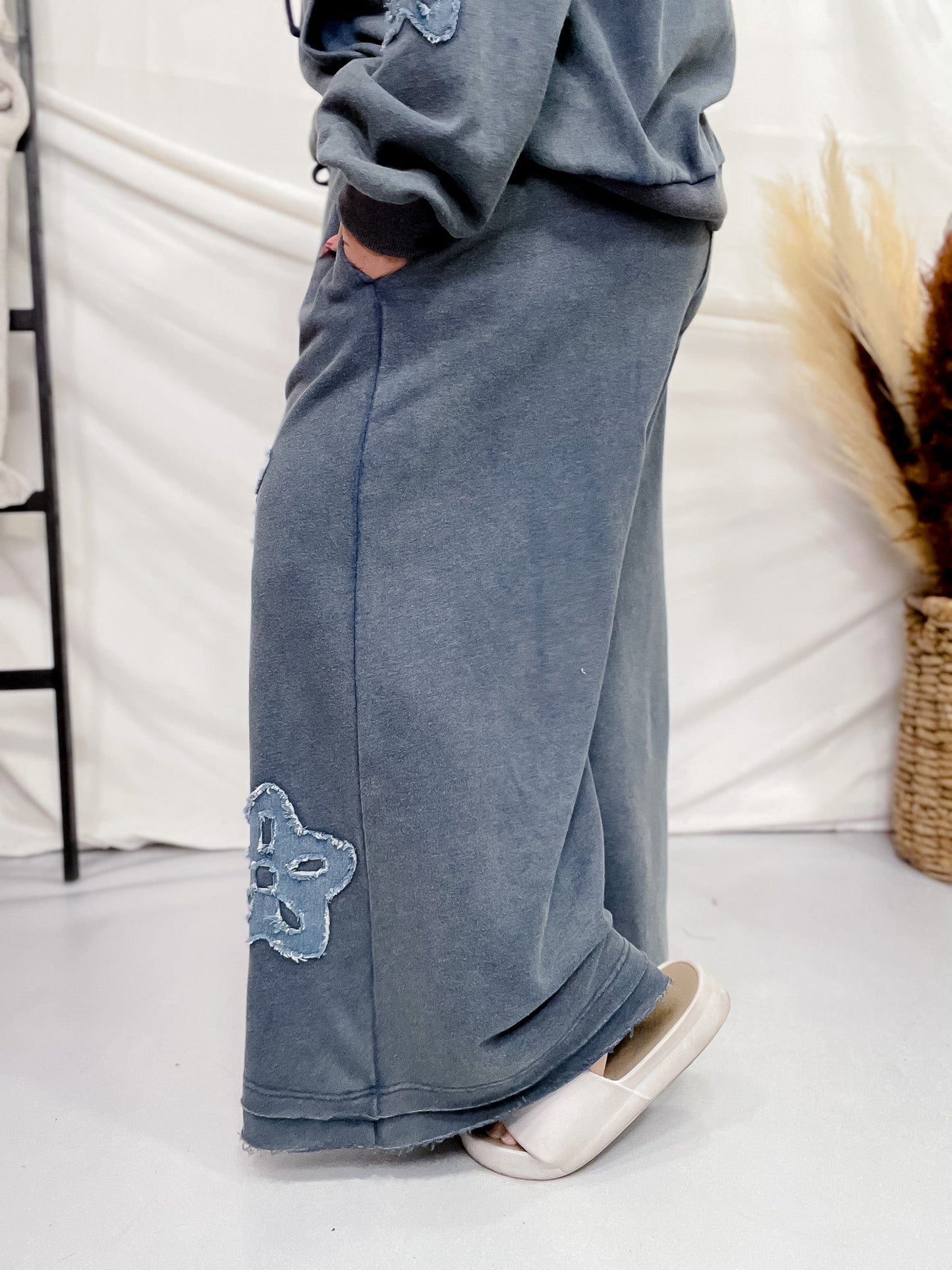 Heather Blue Flower Patch Acid Washed Cropped Palazzo Pants - Whiskey Skies - ODDI