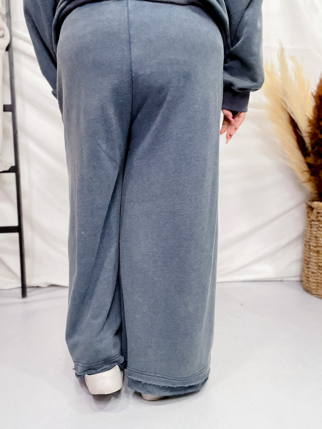 Heather Blue Flower Patch Acid Washed Cropped Palazzo Pants - Whiskey Skies - ODDI