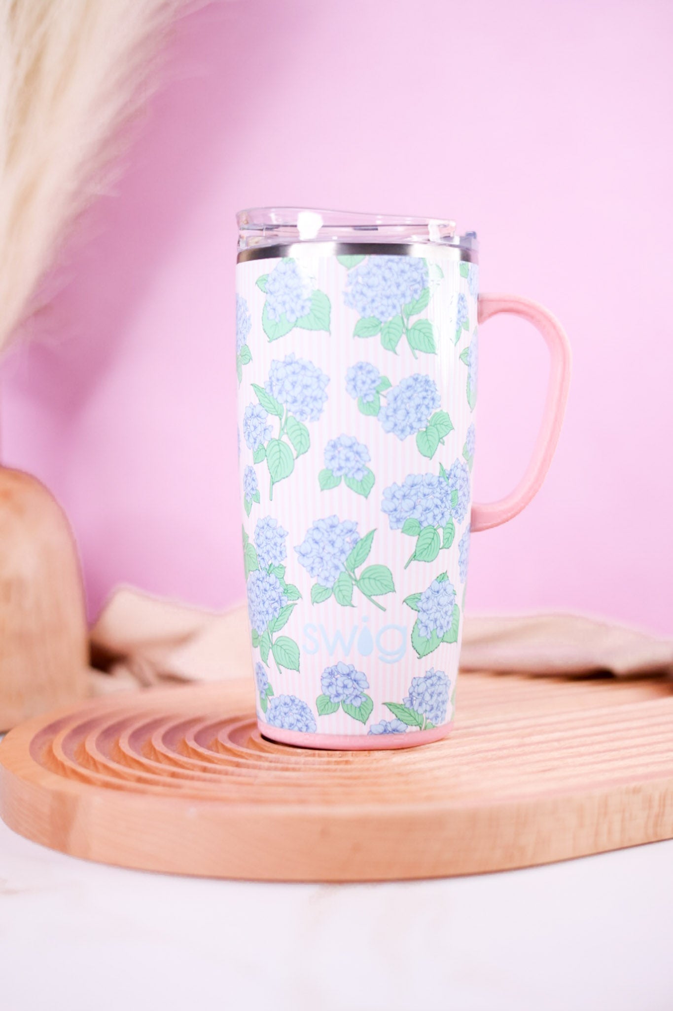 Hydrangeas 22oz Travel Mug - Whiskey Skies - SWIG LIFE