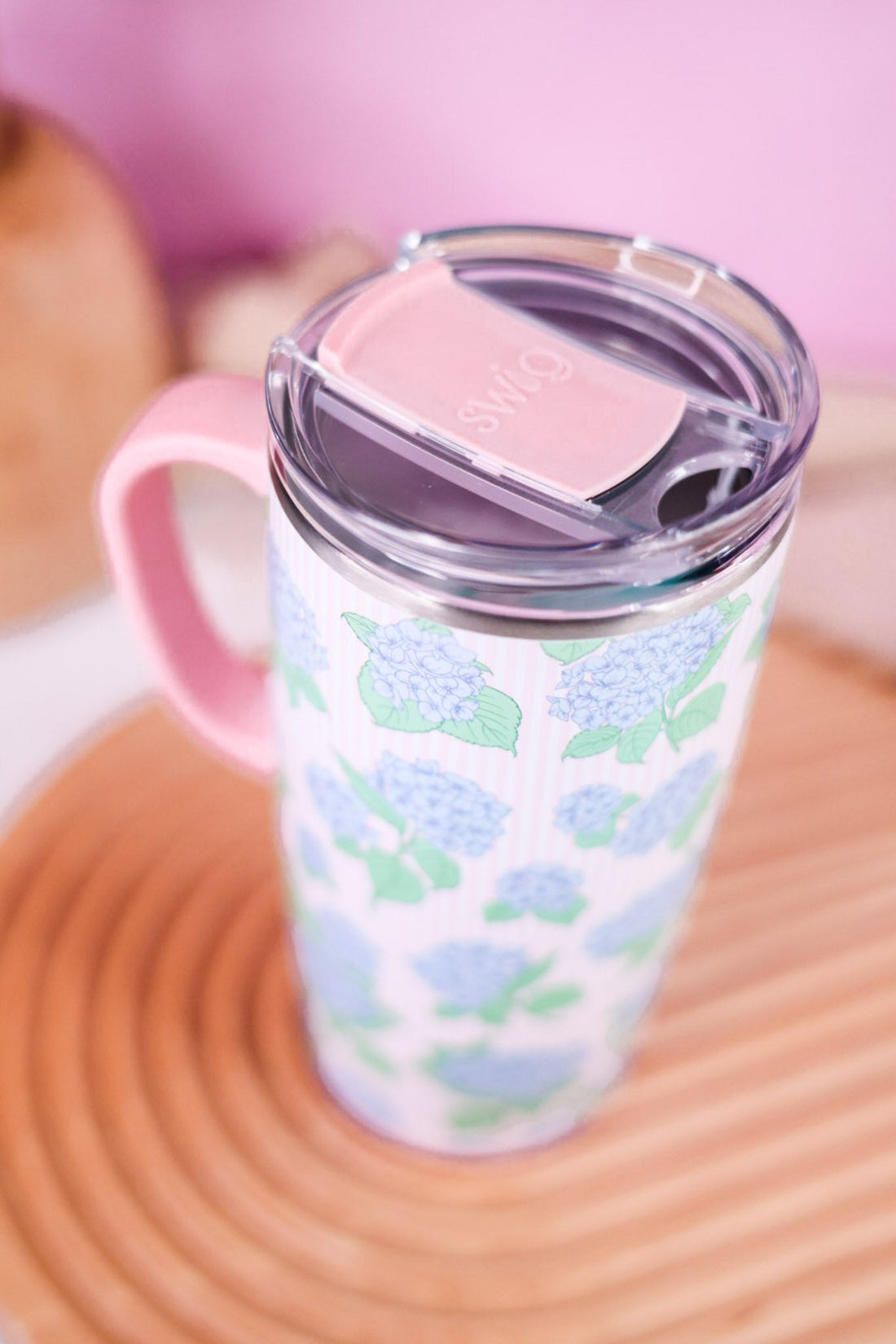 Hydrangeas 22oz Travel Mug - Whiskey Skies - SWIG LIFE