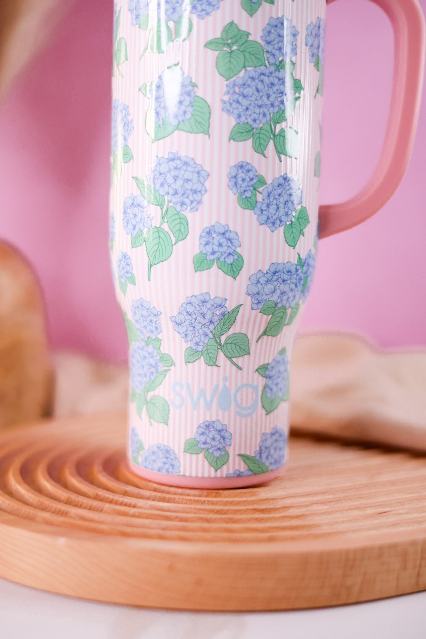 Hydrangeas 30oz Mega Mug - Whiskey Skies - SWIG LIFE