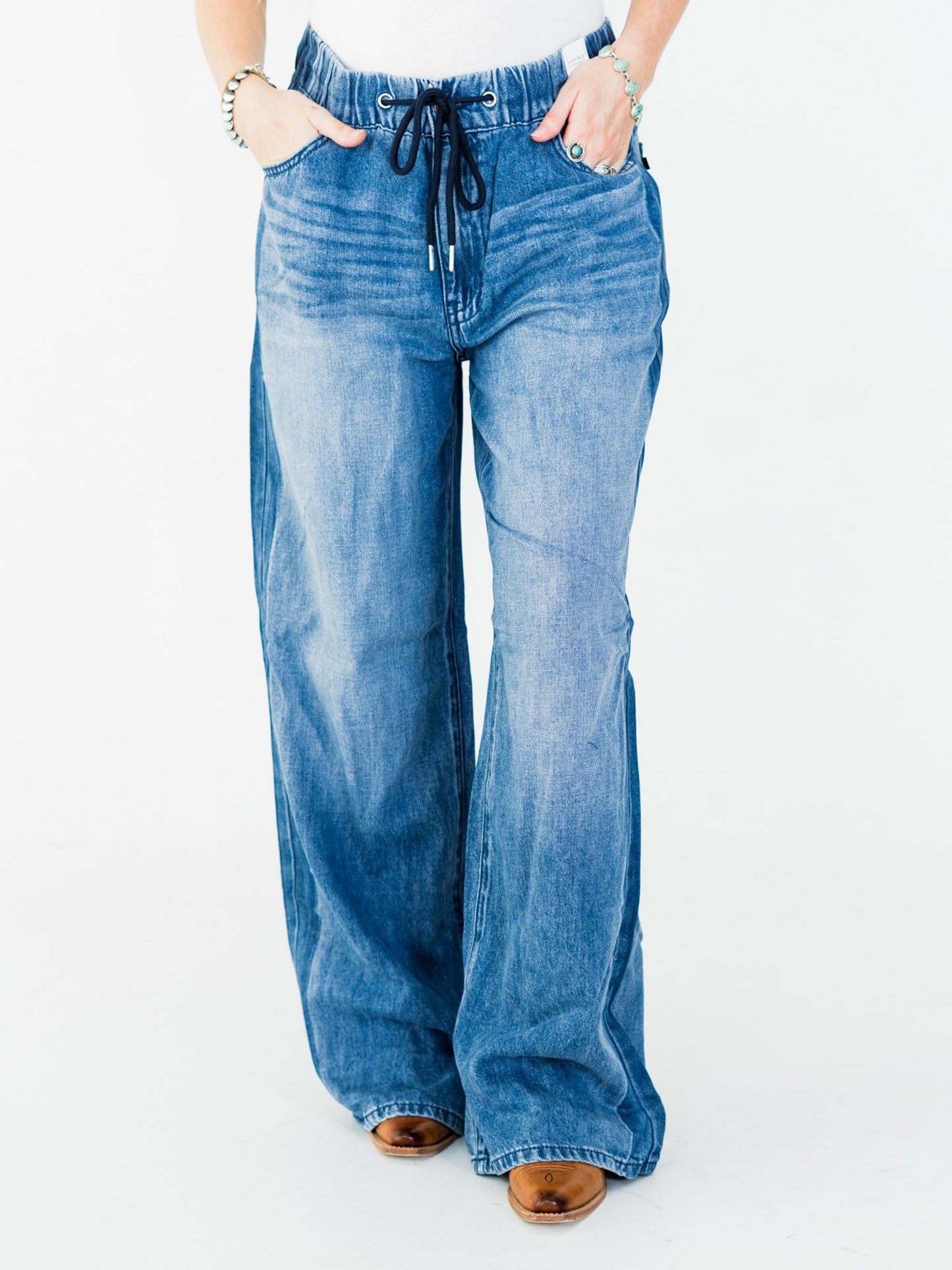 Judy Blue High - Waist Feather - Weight Wilhemina Elastic Waist Band Jeans - Whiskey Skies - JUDY BLUE