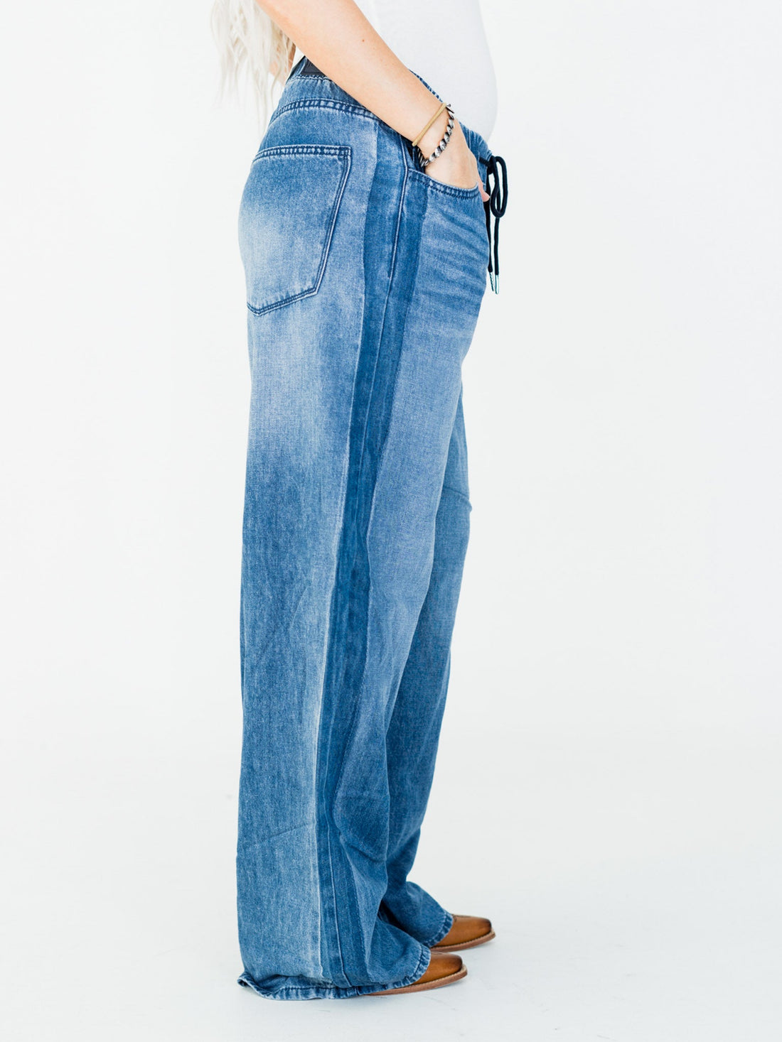 Judy Blue High - Waist Feather - Weight Wilhemina Elastic Waist Band Jeans - Whiskey Skies - JUDY BLUE