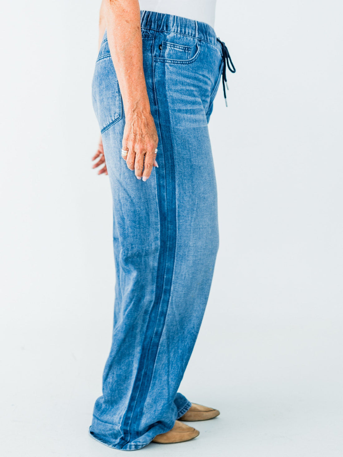 Judy Blue High - Waist Feather - Weight Wilhemina Elastic Waist Band Jeans - Whiskey Skies - JUDY BLUE