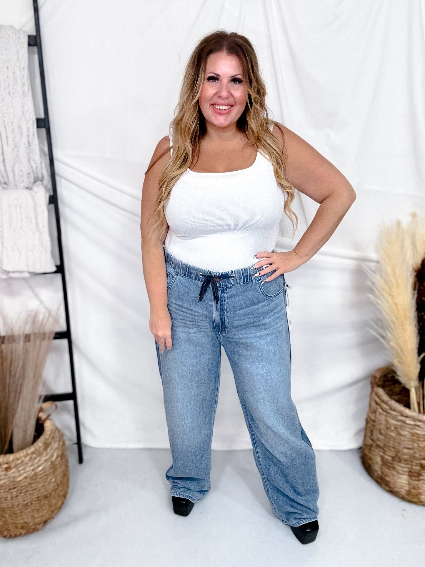 Judy Blue High - Waist Feather - Weight Wilhemina Elastic Waist Band Jeans - Whiskey Skies - JUDY BLUE