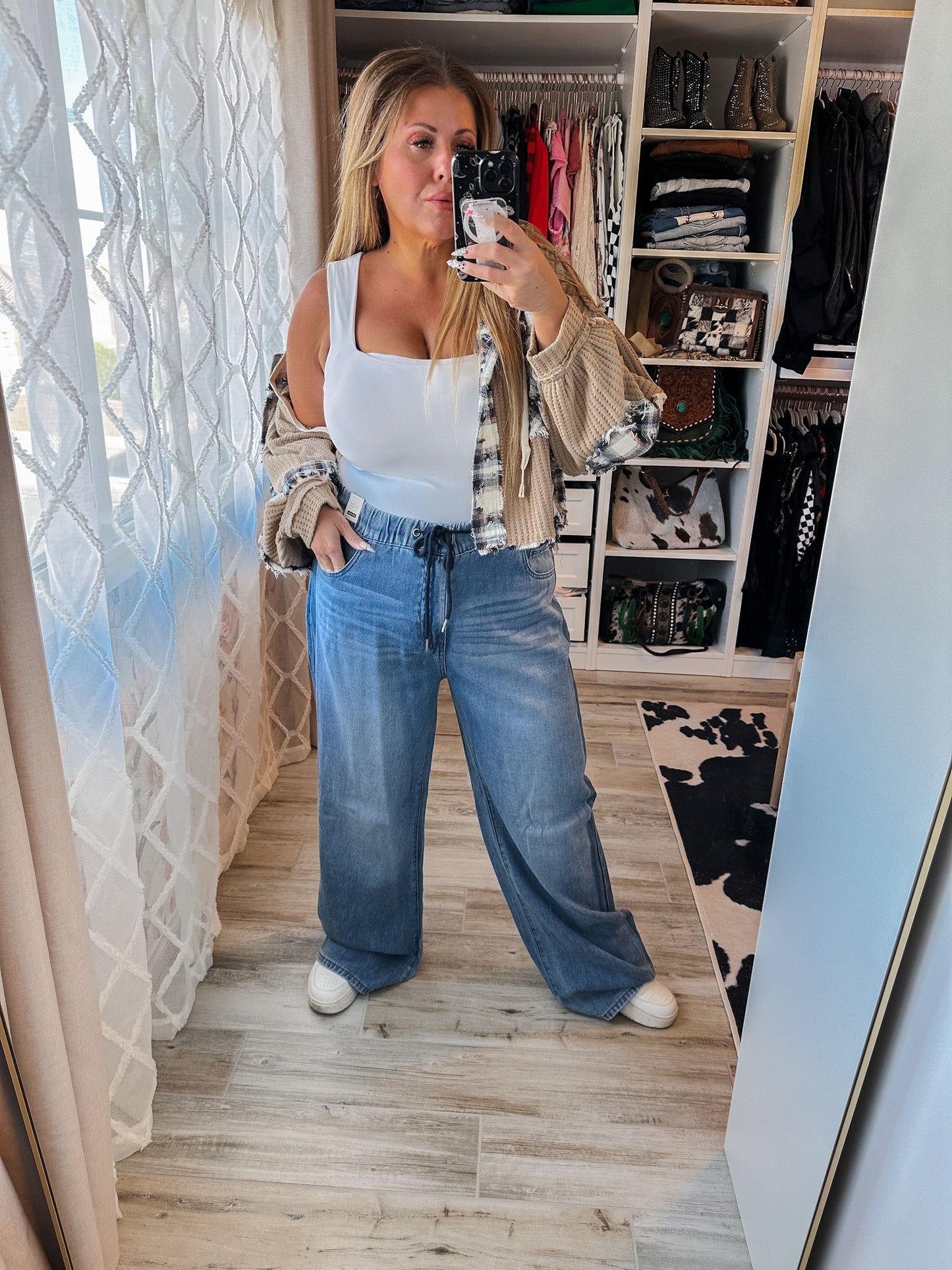 Judy Blue High - Waist Feather - Weight Wilhemina Elastic Waist Band Jeans - Whiskey Skies - JUDY BLUE