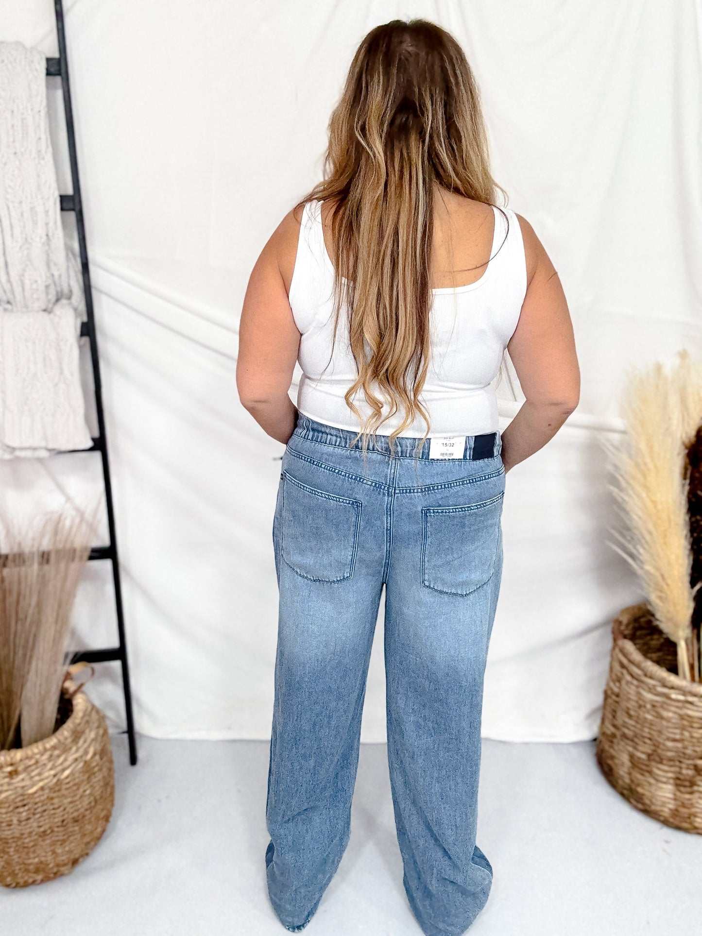 Judy Blue High - Waist Feather - Weight Wilhemina Elastic Waist Band Jeans - Whiskey Skies - JUDY BLUE