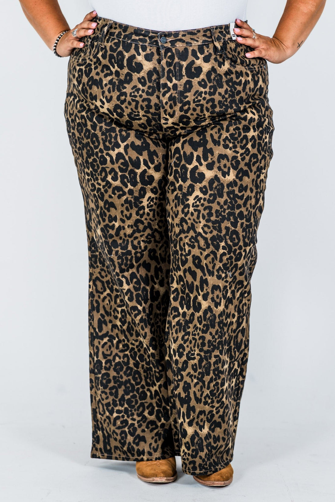 Judy Blue High - Waist Retro Wide Leg Leopard Print Jeans - Whiskey Skies - JUDY BLUE