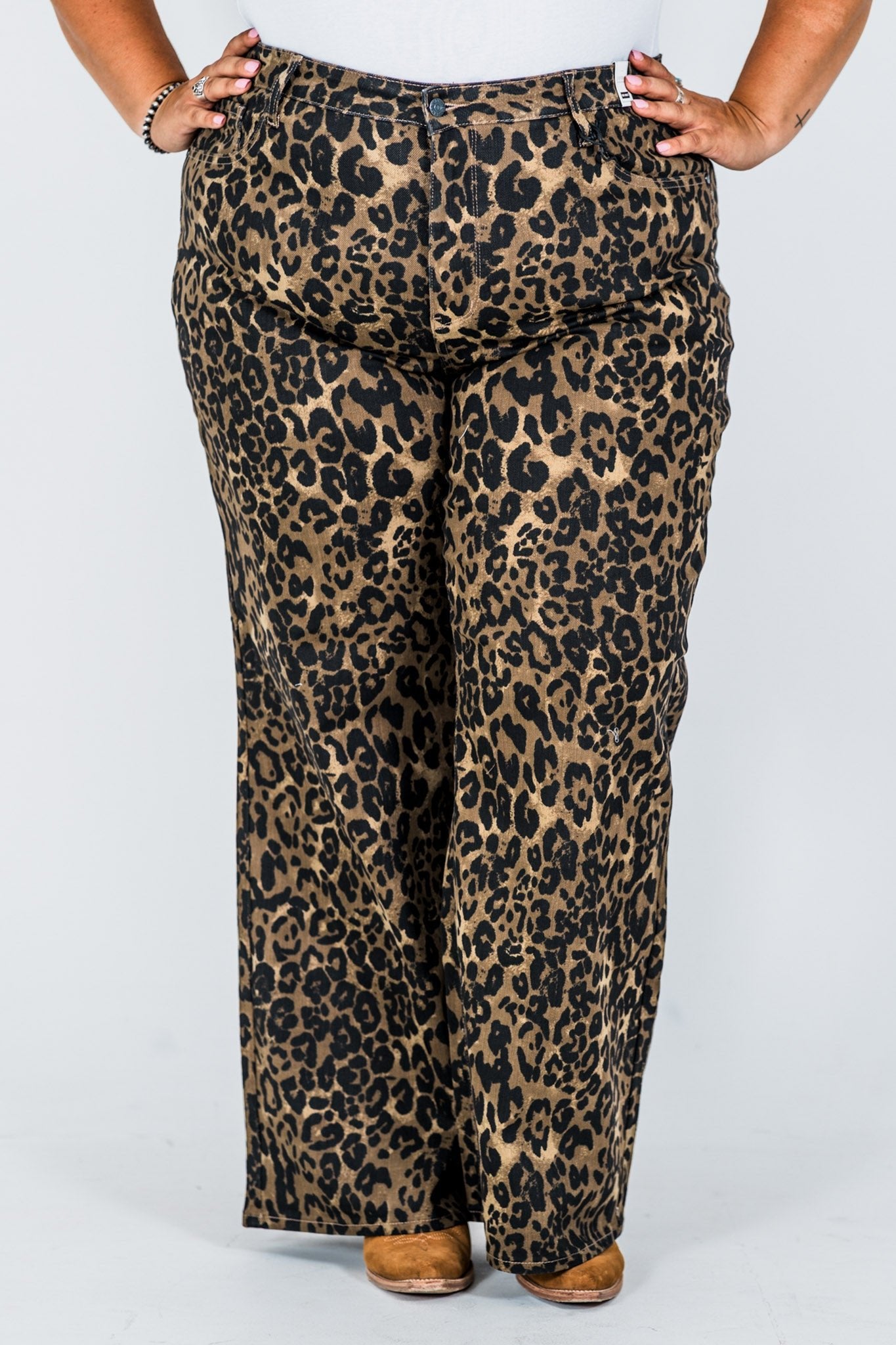 Judy Blue High - Waist Retro Wide Leg Leopard Print Jeans - Whiskey Skies - JUDY BLUE