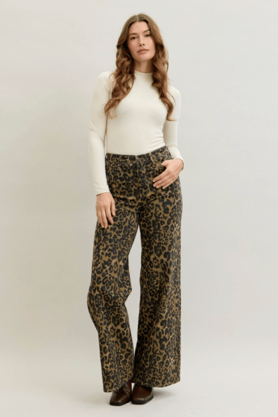 Judy Blue High - Waist Retro Wide Leg Leopard Print Jeans - Whiskey Skies - JUDY BLUE