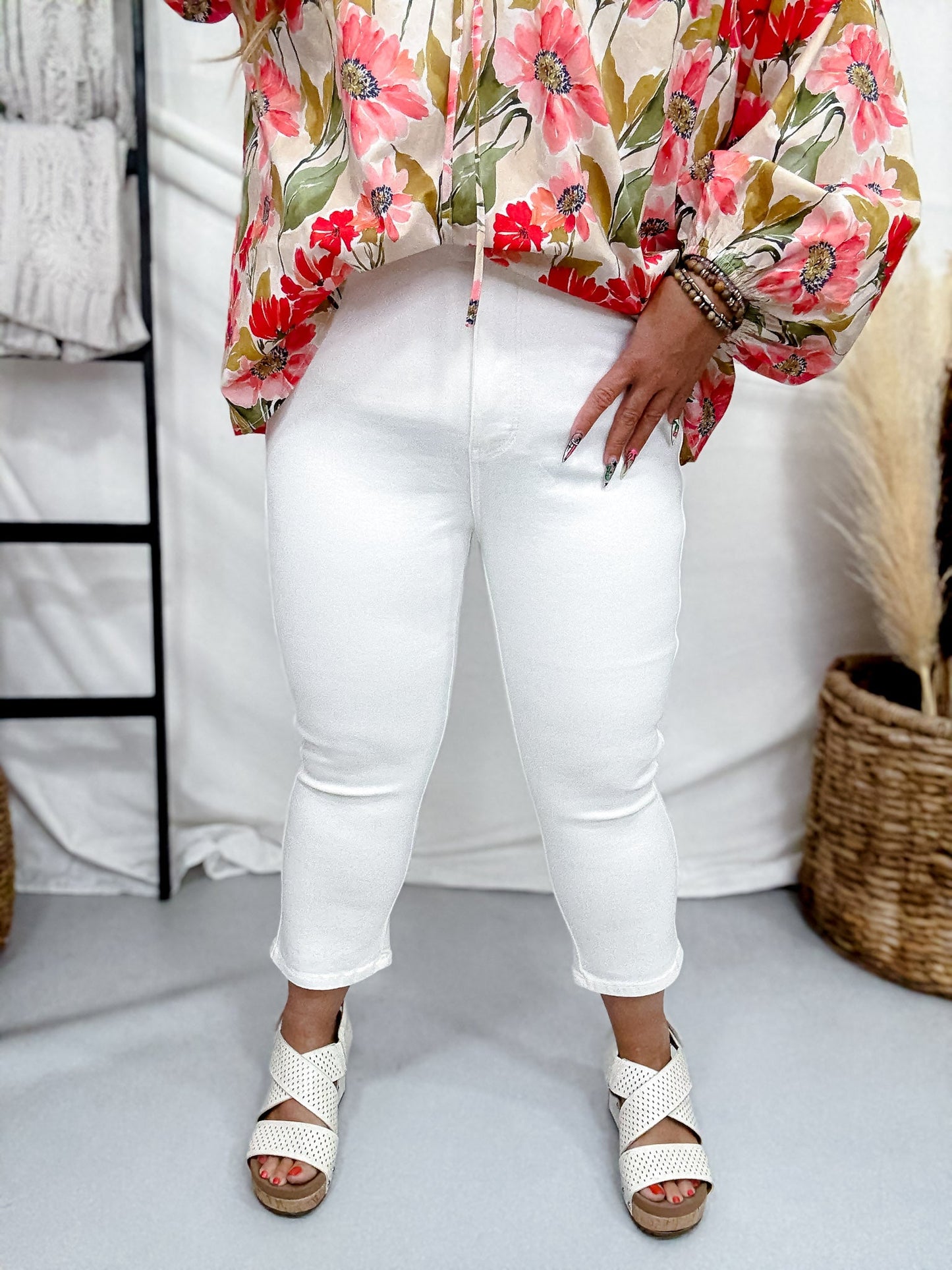 Judy Blue High Waist Tummy Control White Capris W/ Spade Pockets - Whiskey Skies - JUDY BLUE