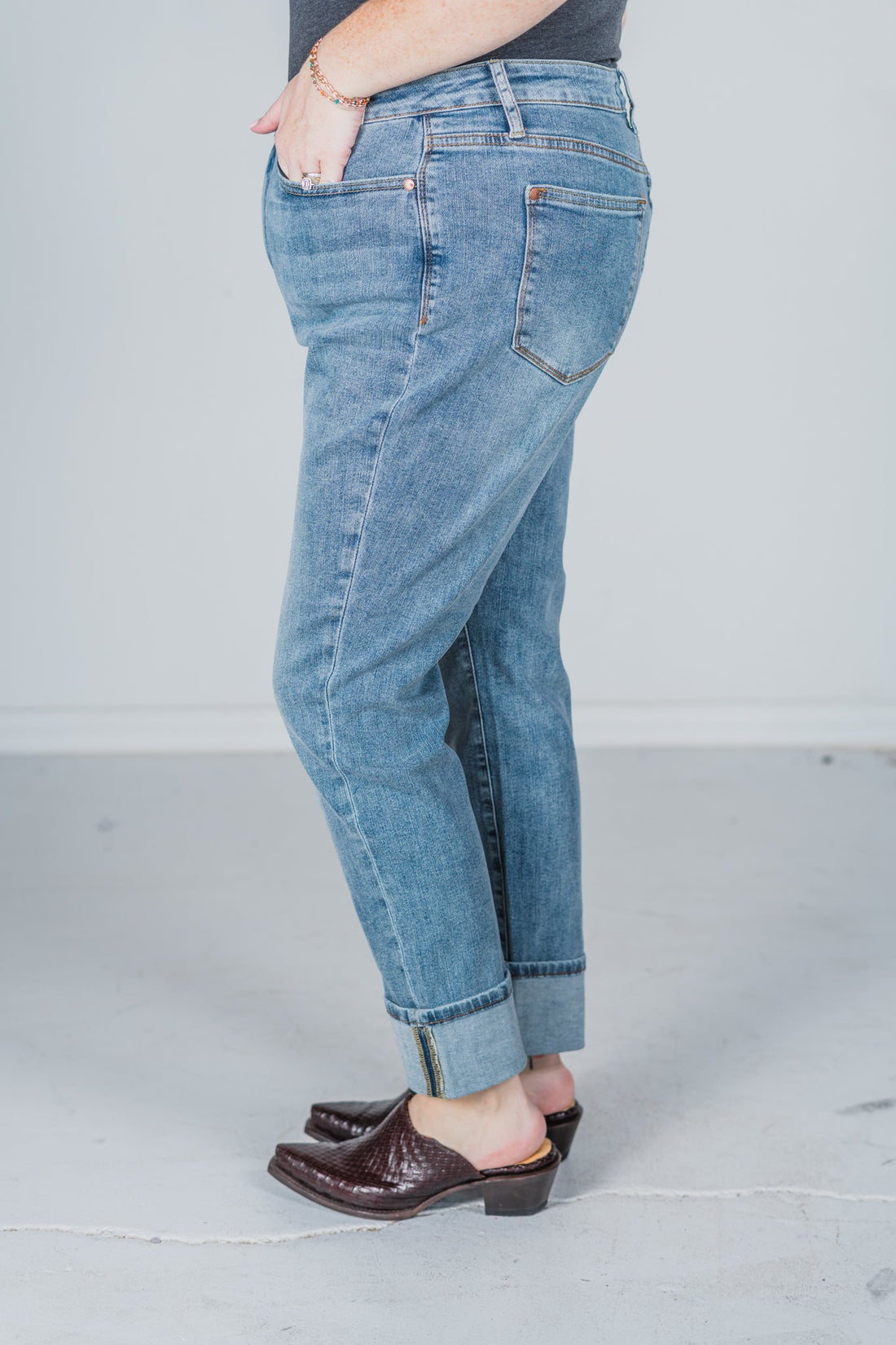 Judy Blue High - Waist Vintage Wash Boyfriend Jeans - Whiskey Skies - JUDY BLUE