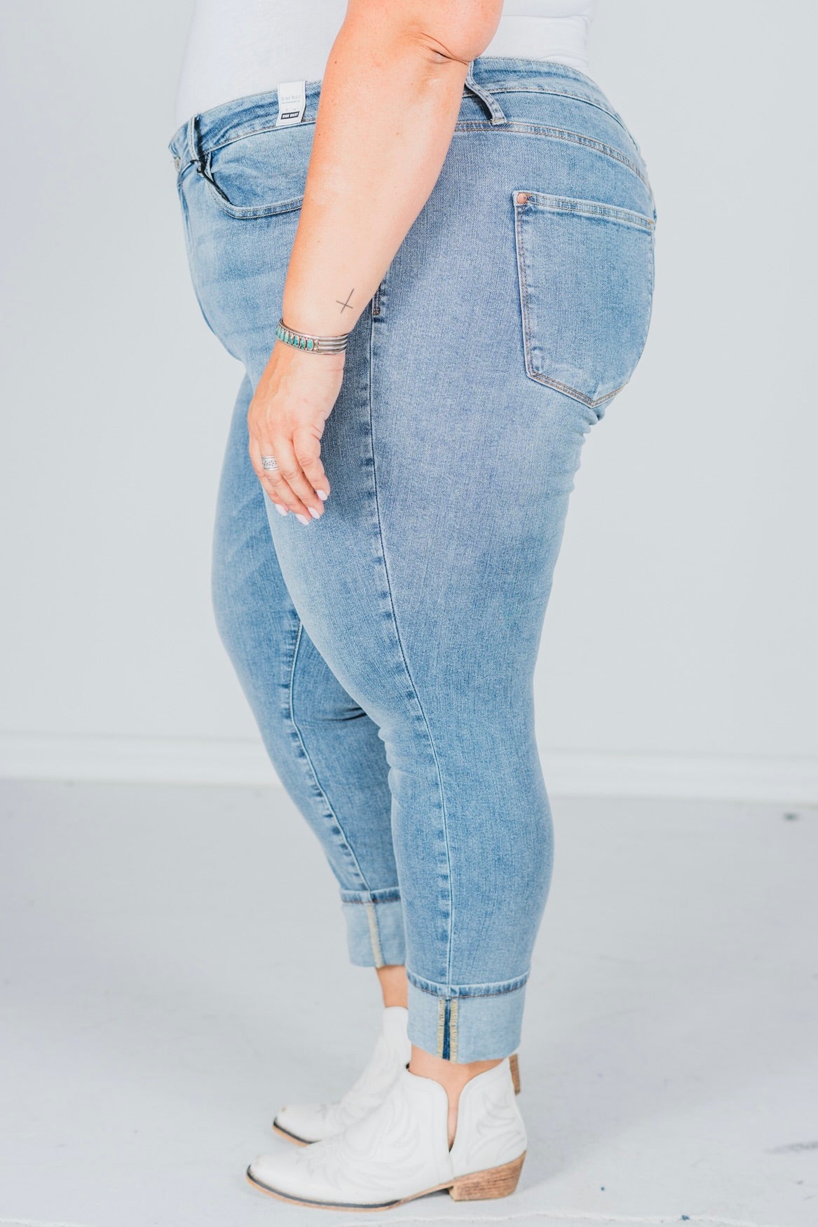 Judy Blue High - Waist Vintage Wash Boyfriend Jeans - Whiskey Skies - JUDY BLUE