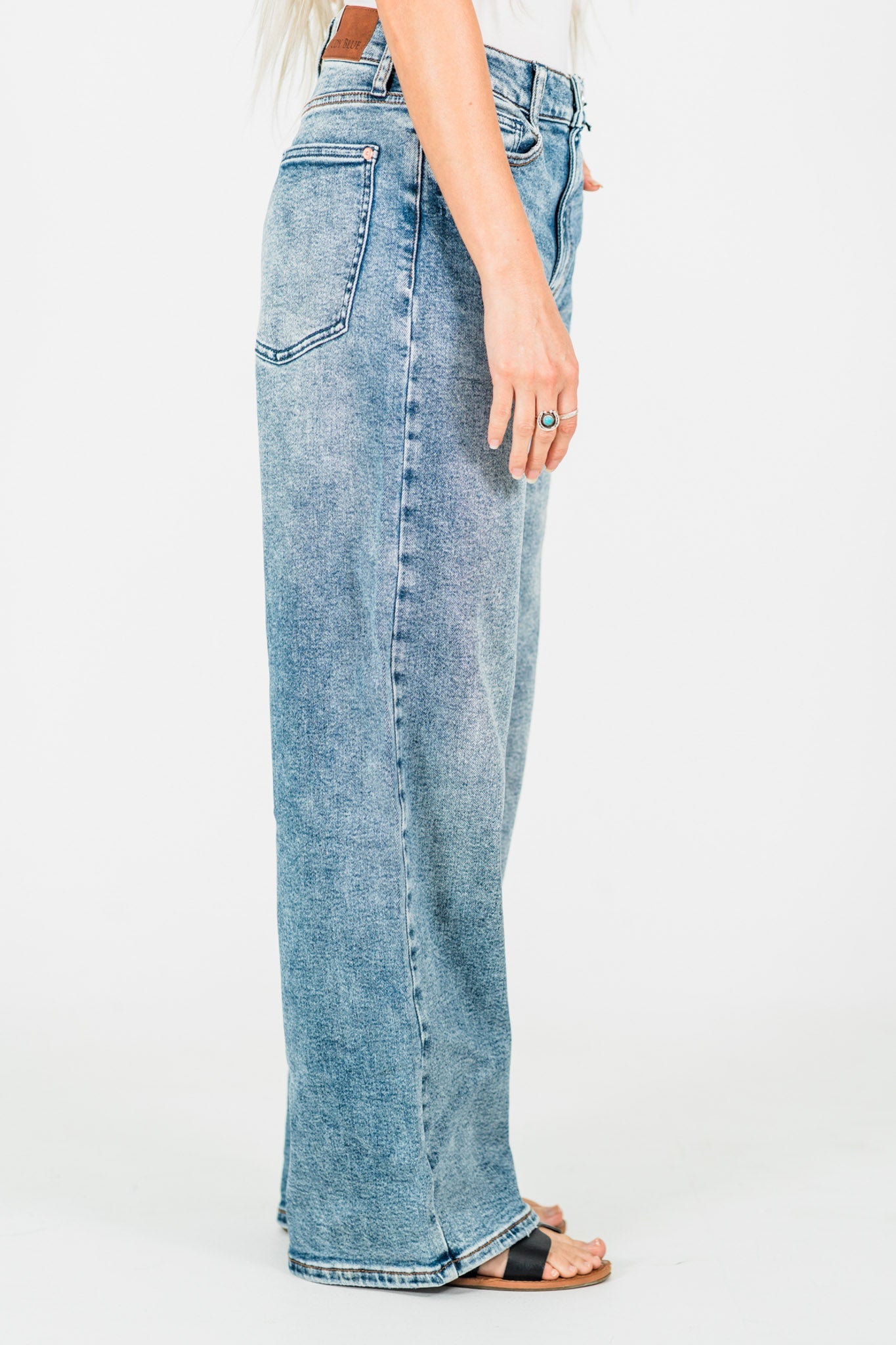Judy Blue High - Waist Wilhemina Light Vintage Wash Wide Leg Jeans - Whiskey Skies - JUDY BLUE