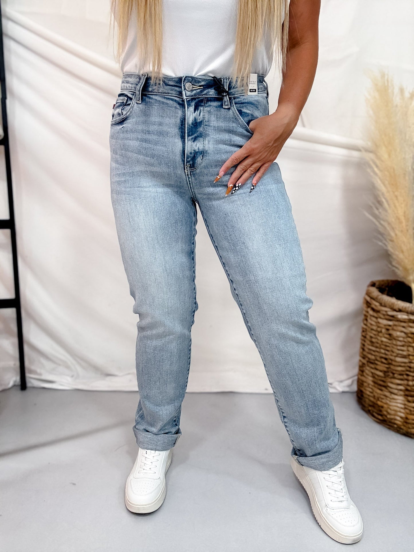 Judy Blue Mid Rise Boyfriend Jeans In Light Iced Indigo - Whiskey Skies - JUDY BLUE