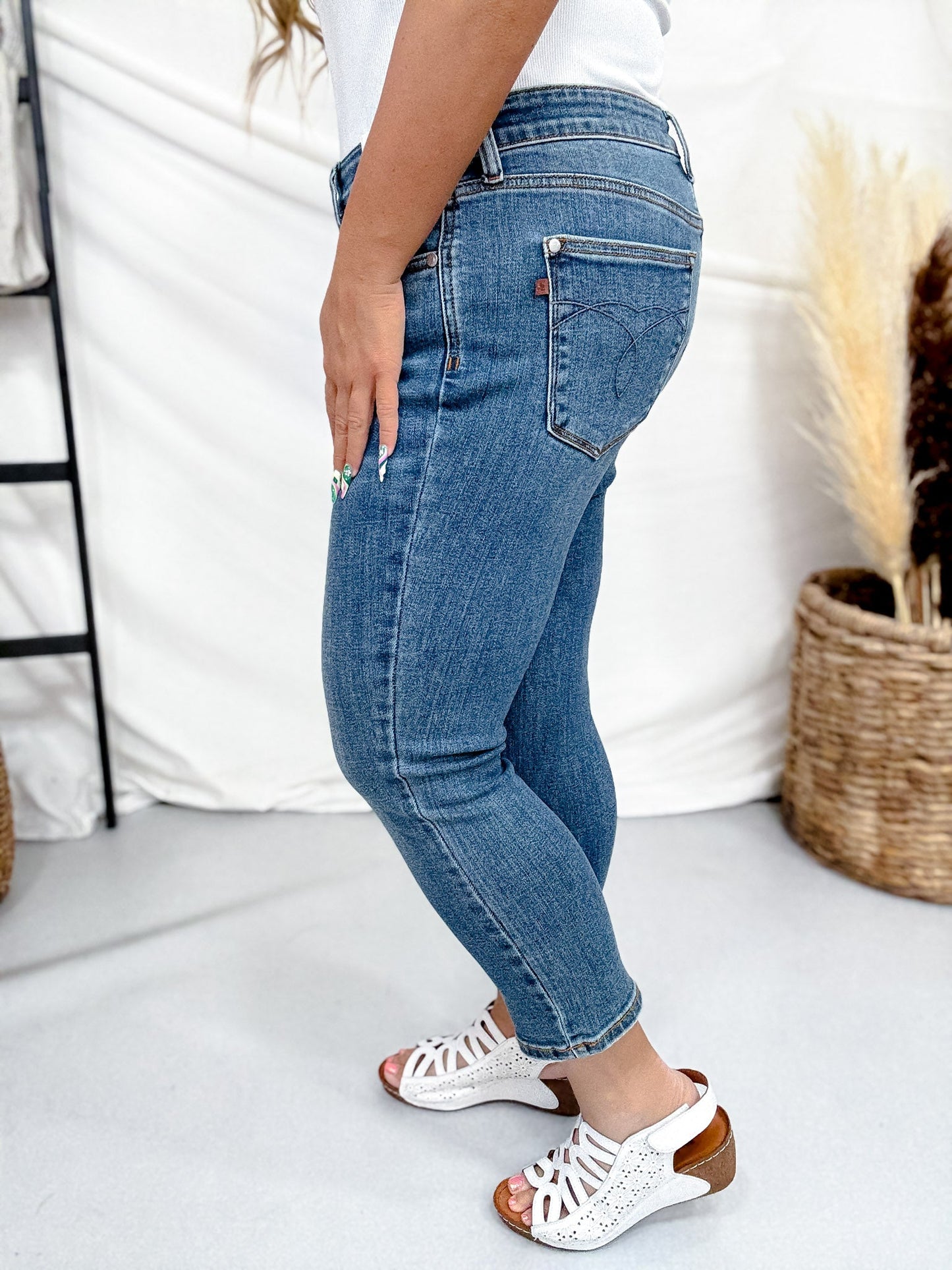 Judy Blue Mid Rise Capris - Whiskey Skies - JUDY BLUE