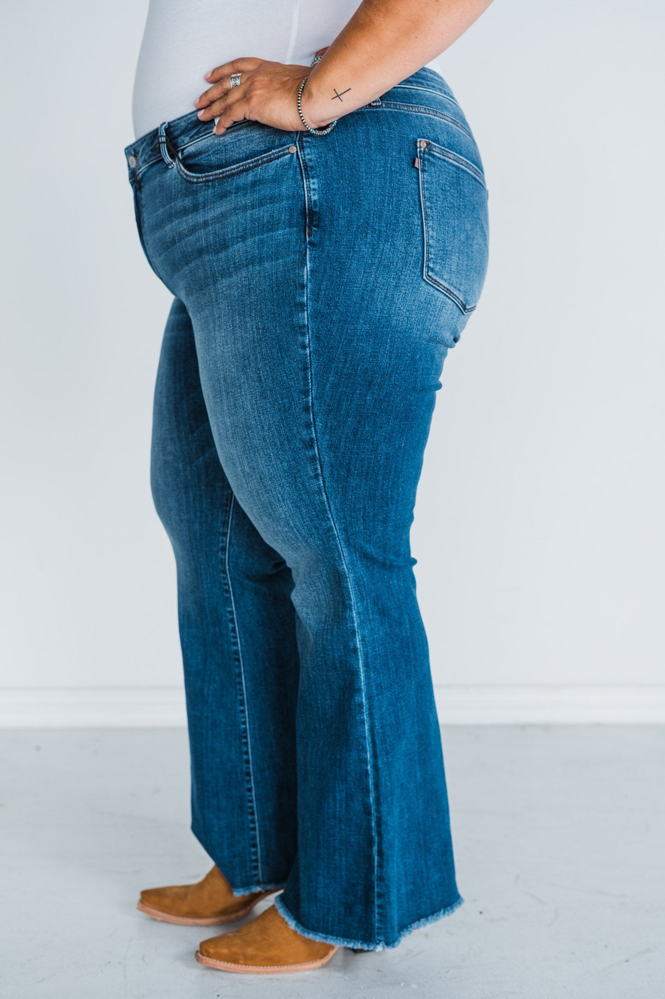 Judy Blue Mid - Rise Vintage Wash Flare Jeans w/ Destroy Fray Hem - Whiskey Skies - JUDY BLUE