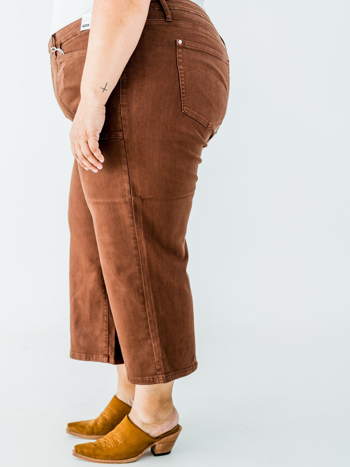 Judy Blue Mid - Rise Wide Leg Cropped Maple Garment Dyed Utility Pocket Jeans - Whiskey Skies - JUDY BLUE