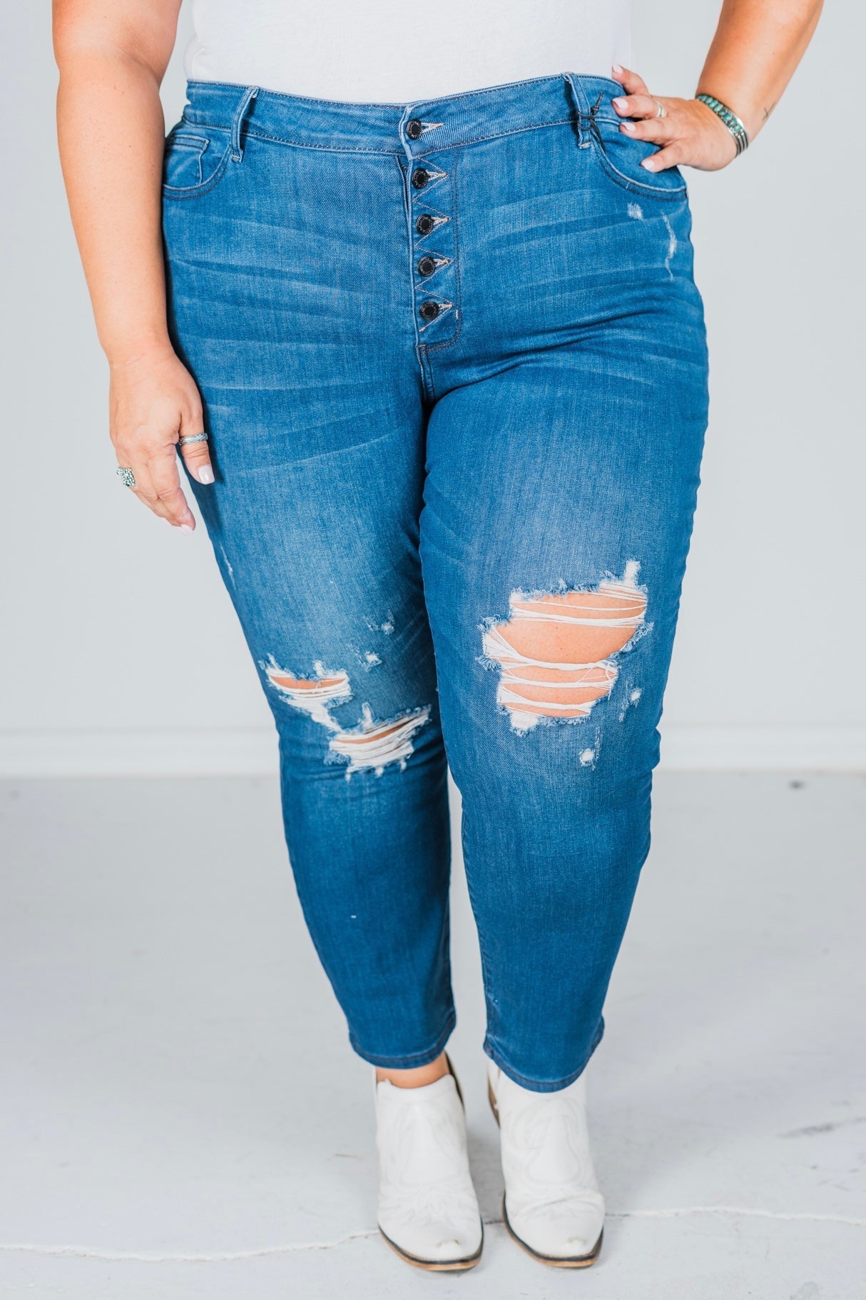 Judy Blue ZigZag Button - Fly Boyfriend Jeans - Whiskey Skies - JUDY BLUE