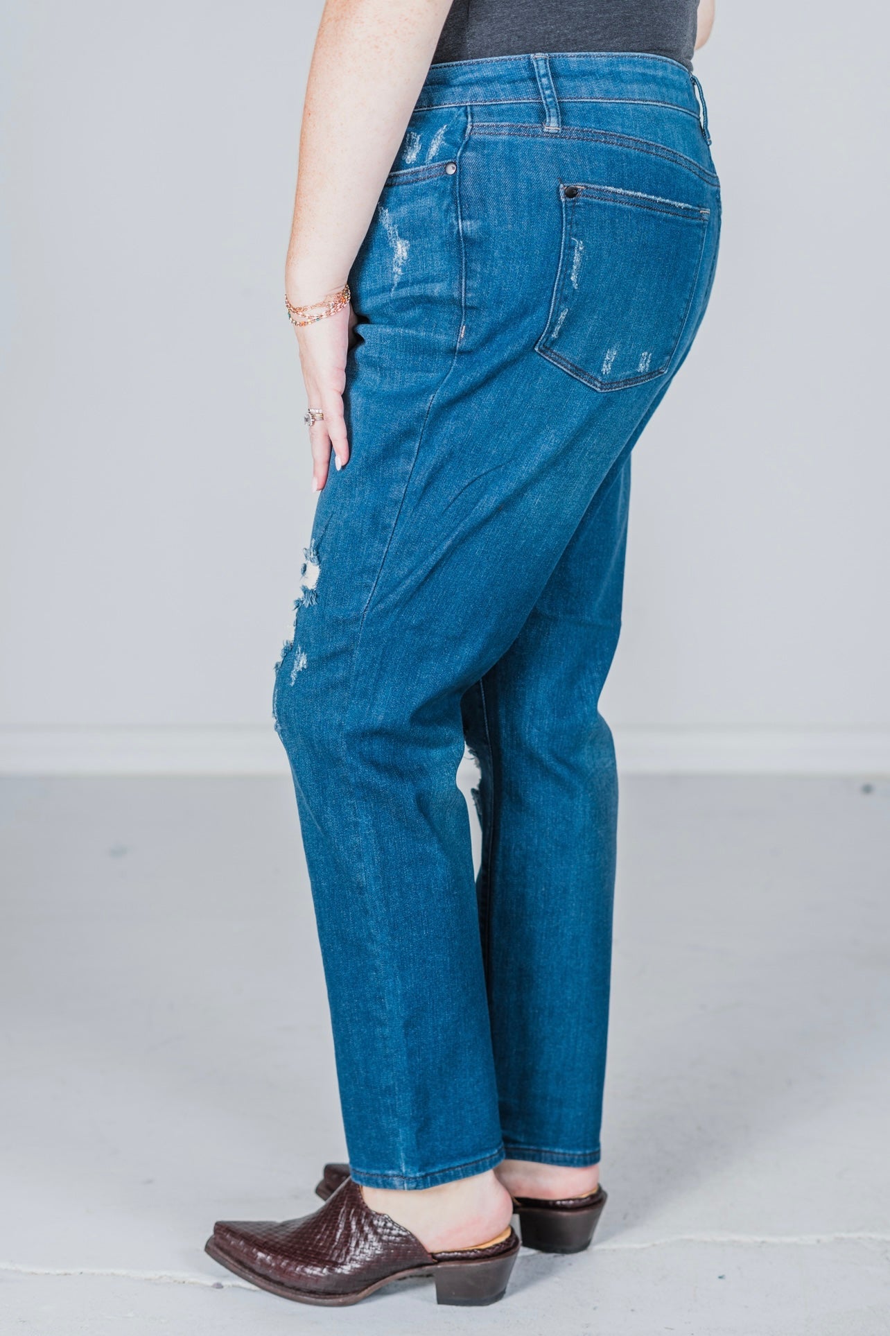 Judy Blue ZigZag Button - Fly Boyfriend Jeans - Whiskey Skies - JUDY BLUE