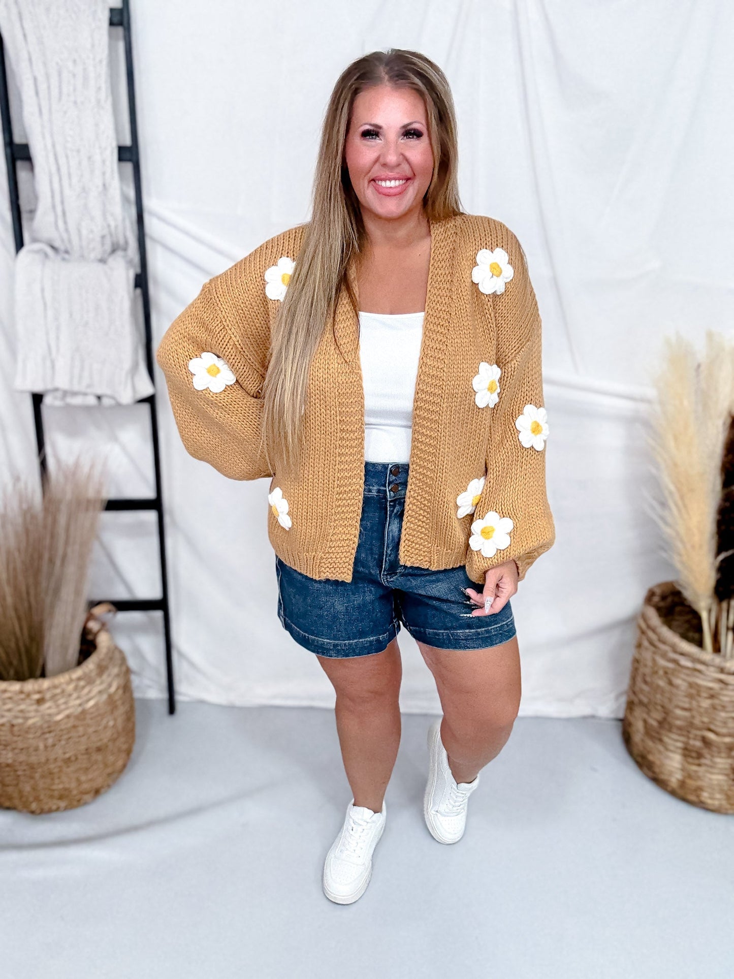 Knit Cardigan with Daisies in Camel Brown - Whiskey Skies - POLAGRAM + BAEVELY