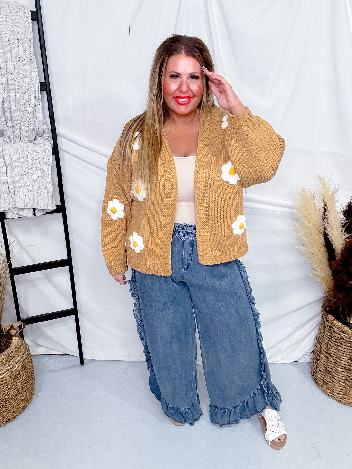 Knit Cardigan with Daisies in Camel Brown - Whiskey Skies - POLAGRAM + BAEVELY