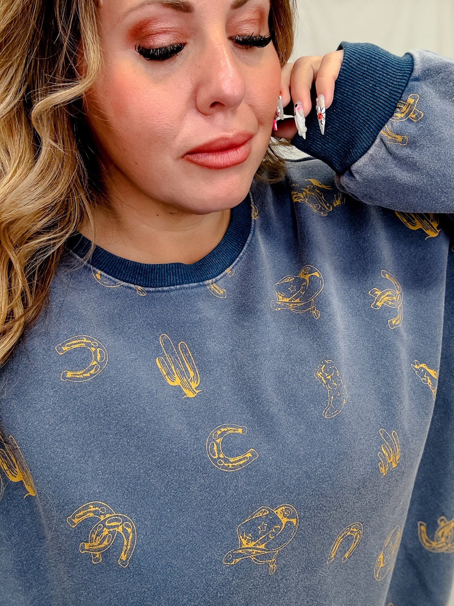 Long Sleeve Western Print Mineral Washed Pullover Sweater - Whiskey Skies - EASEL
