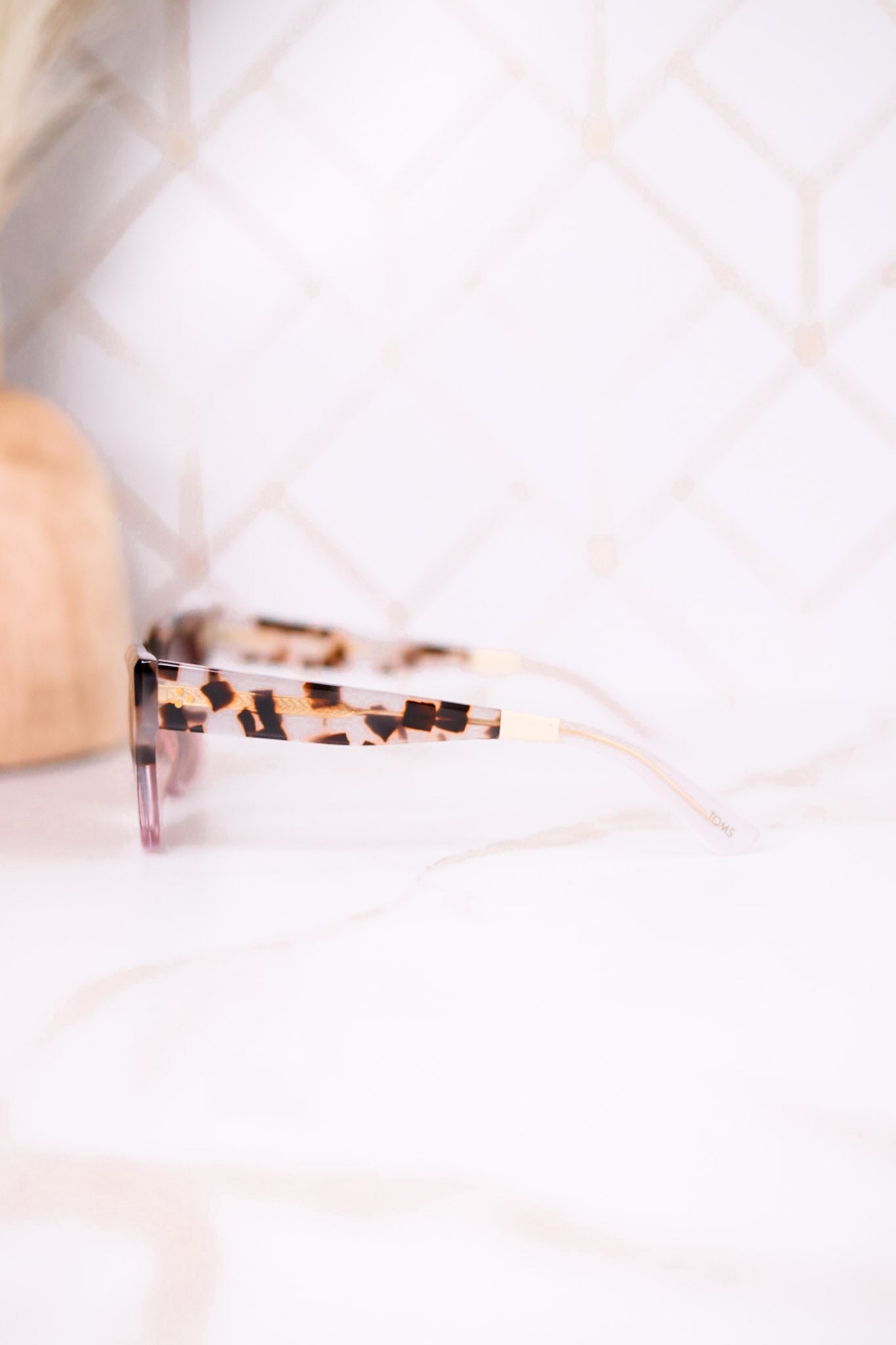 Madison Sunglasses In Vintage Tortoise Pink Fade - Whiskey Skies - TOMS